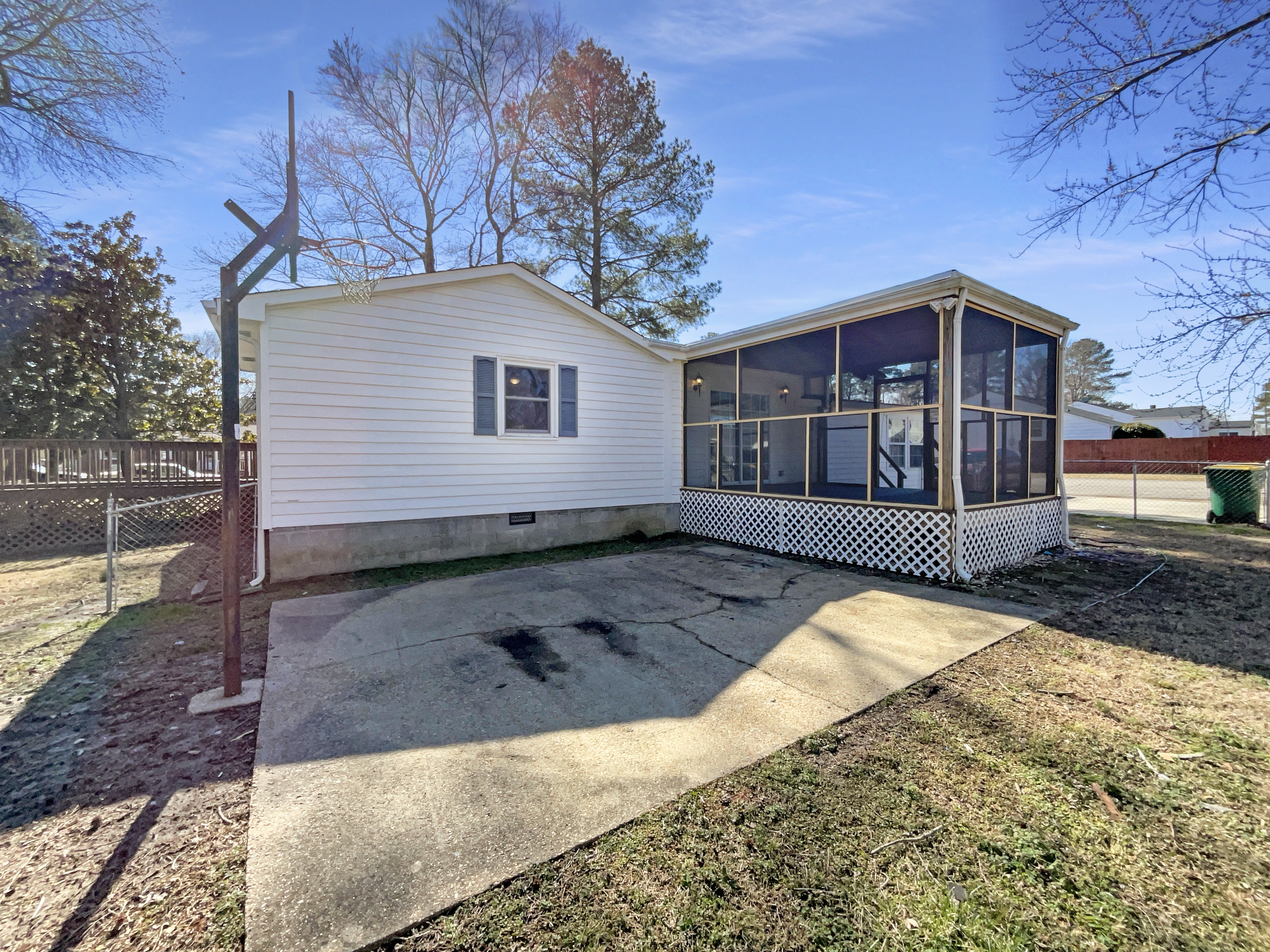 Photo 8 of 30 of 2807 Clingman St, Hopewell, VA