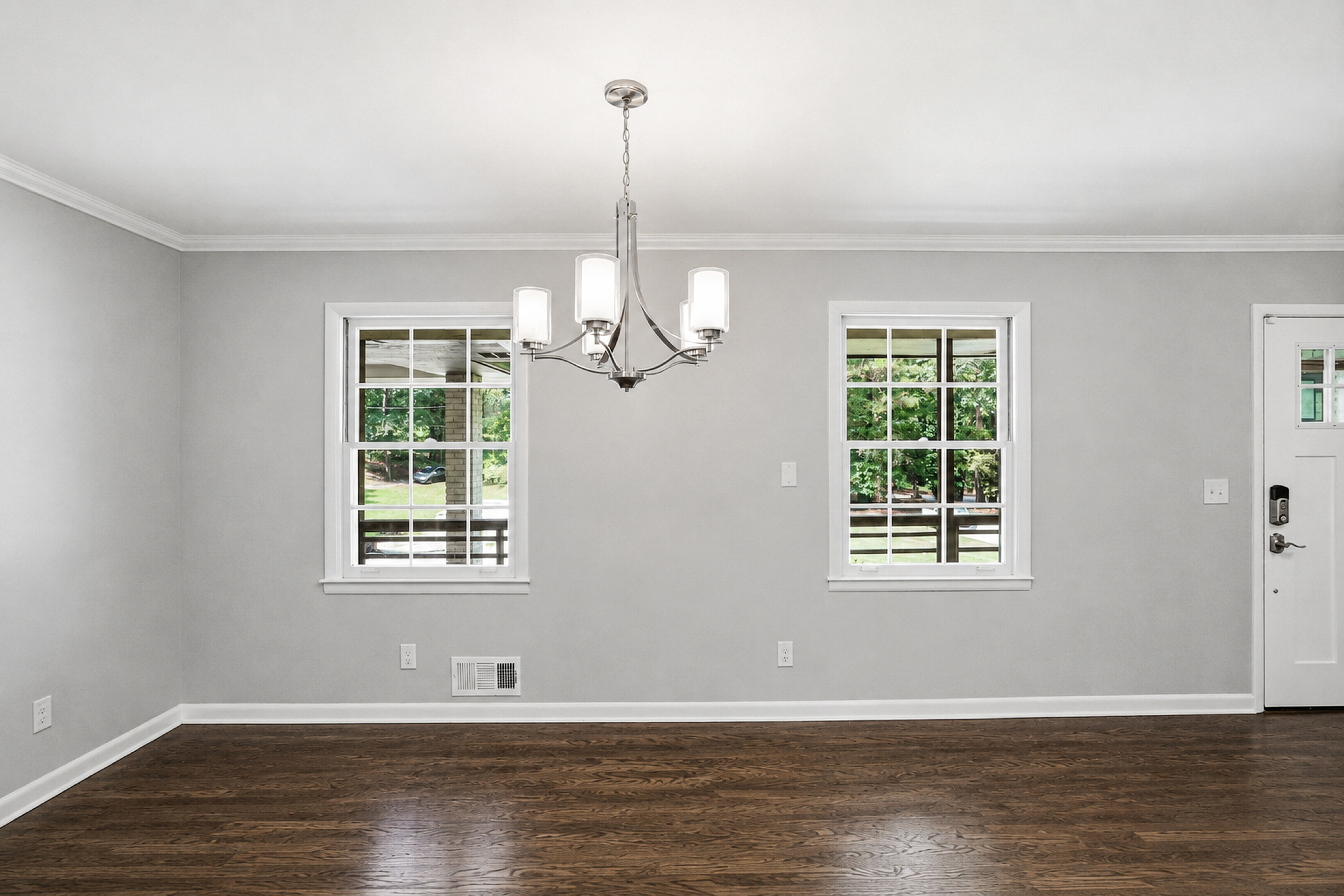 Photo 5 of 35 of 3020 Landrum Dr SW, Atlanta, GA