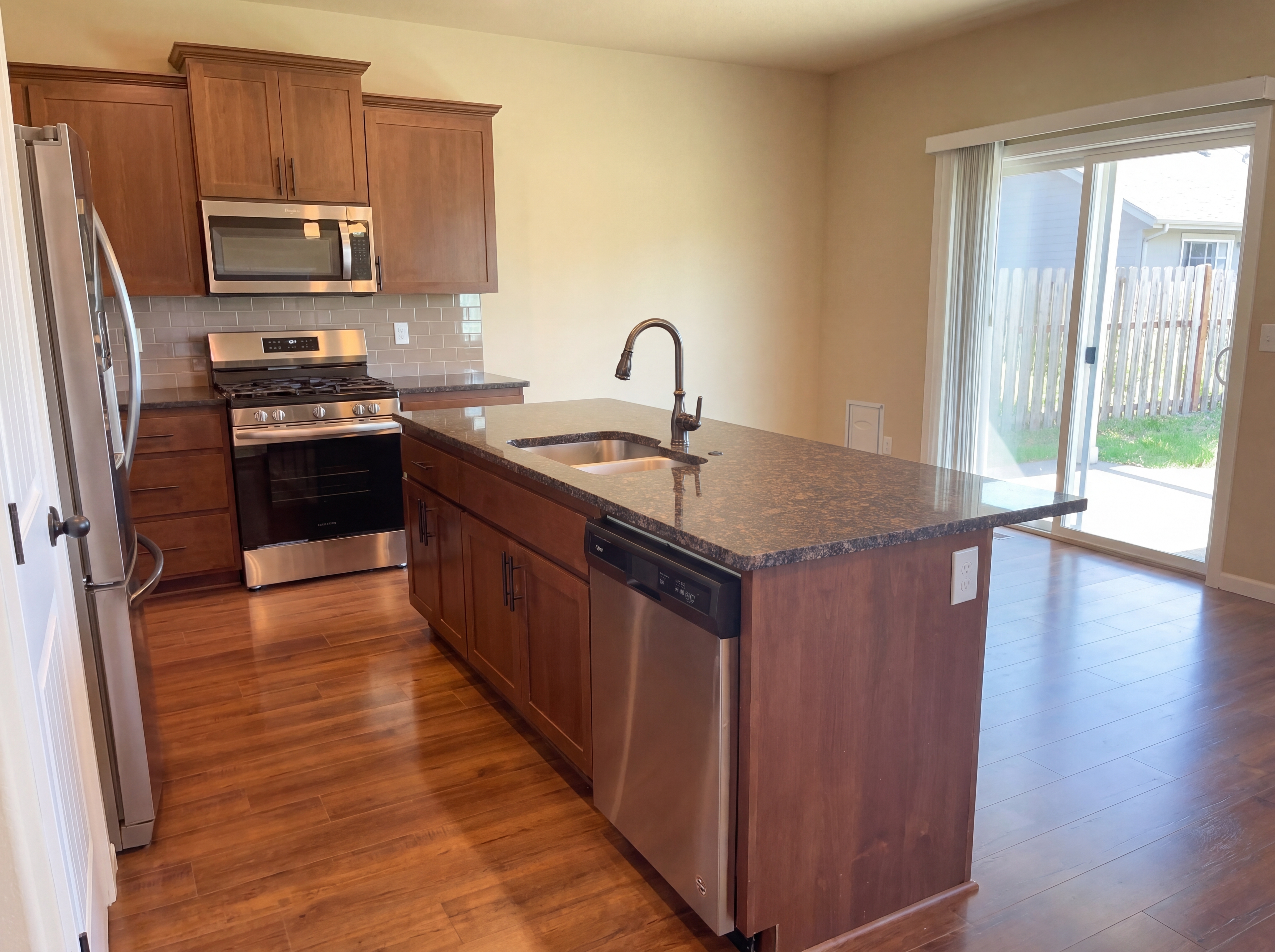 Photo 2 of 21 of 4230 Sagecrest Dr NE, Albany, OR