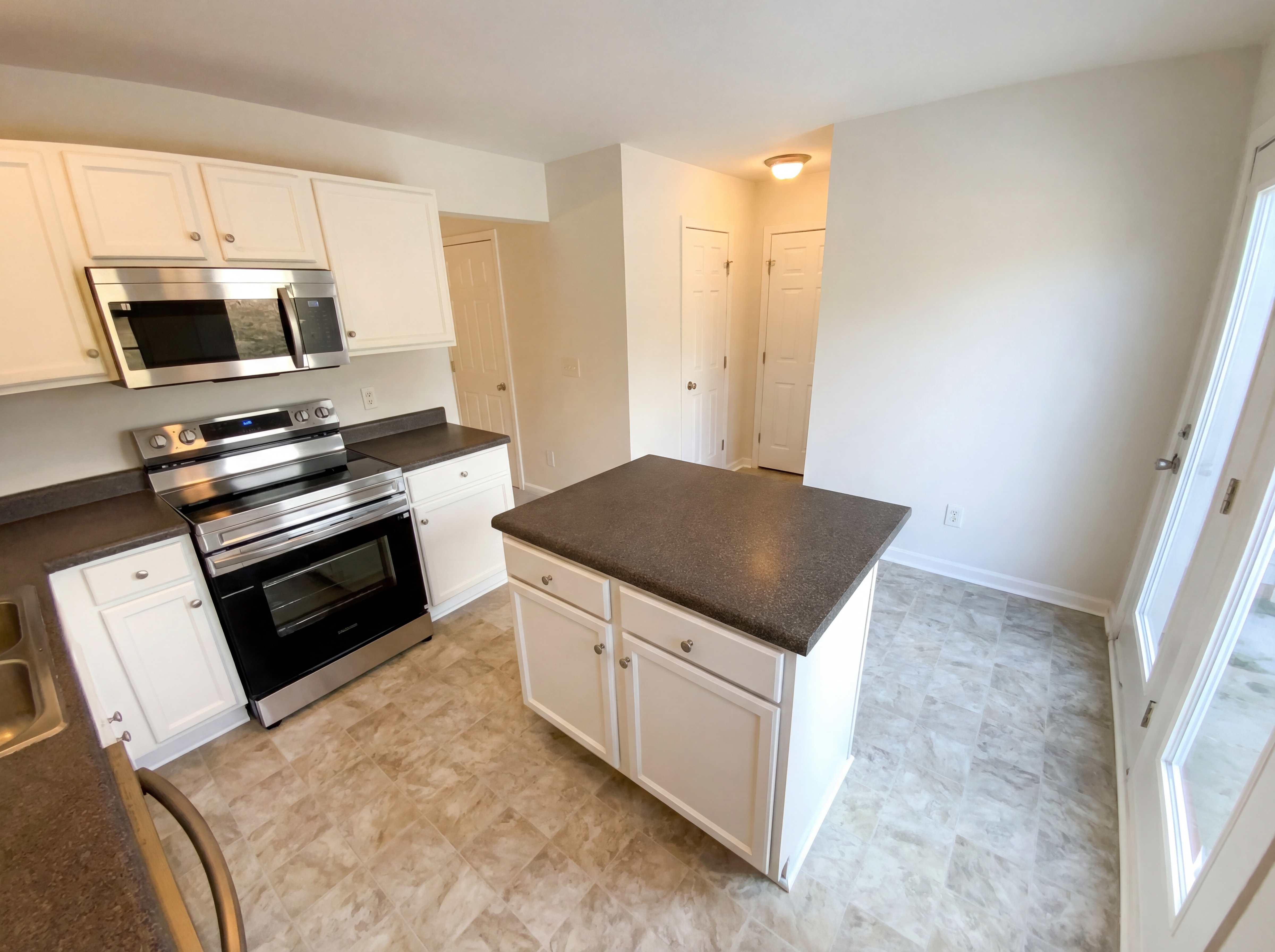 Photo 10 of 21 of 474 Saratoga Ct, Winston Salem, NC
