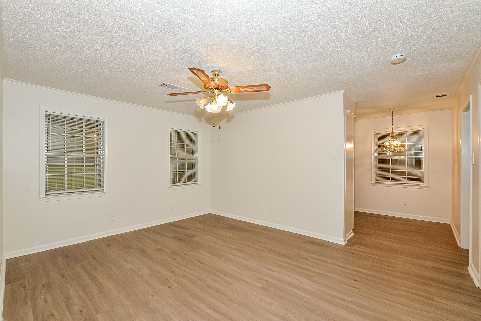 Photo 3 of 21 of 9540 Stuart St, Olive Branch, MS