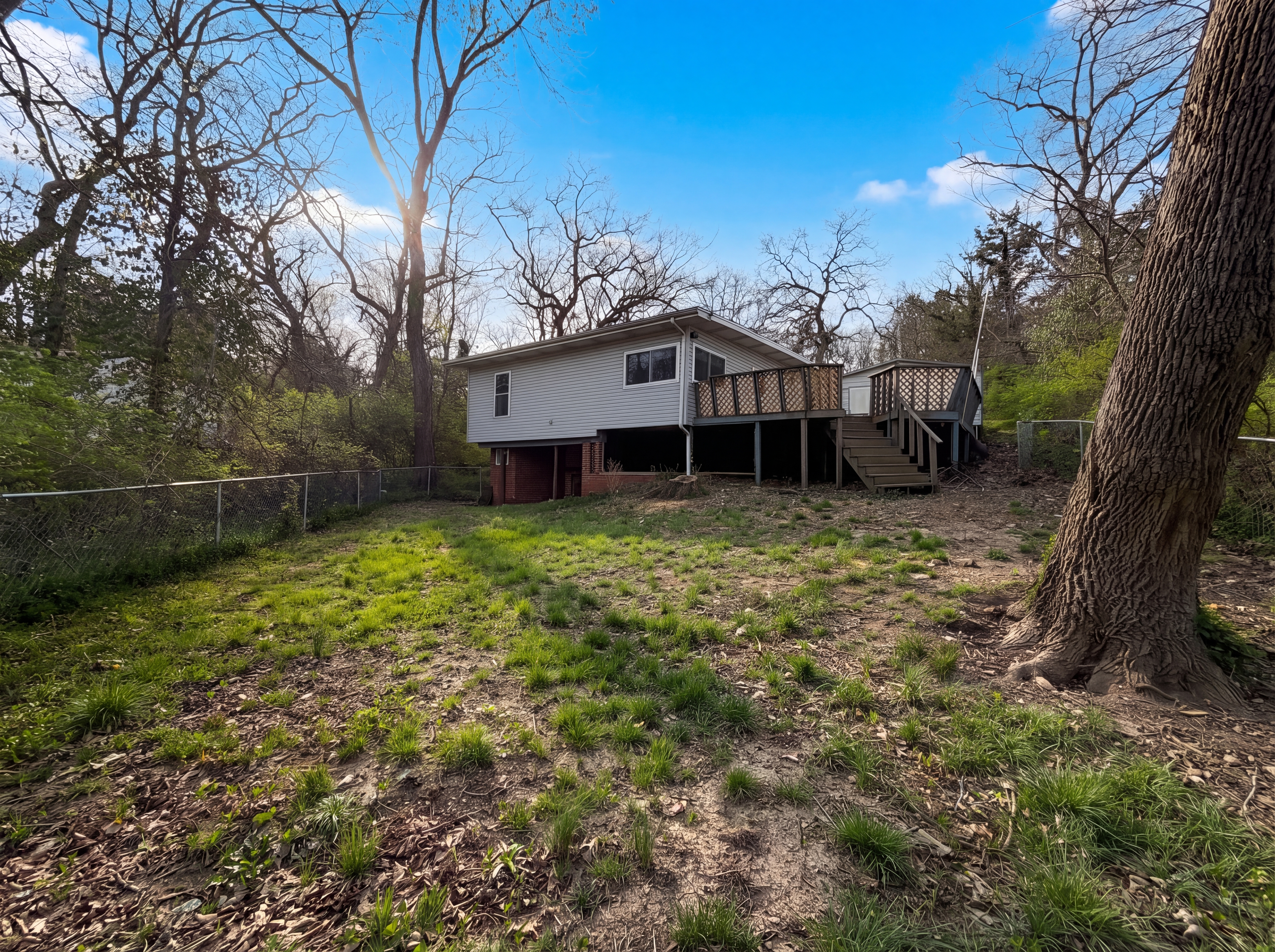 Photo 5 of 17 of 8479 Lake Dr, Cedar Hill, MO