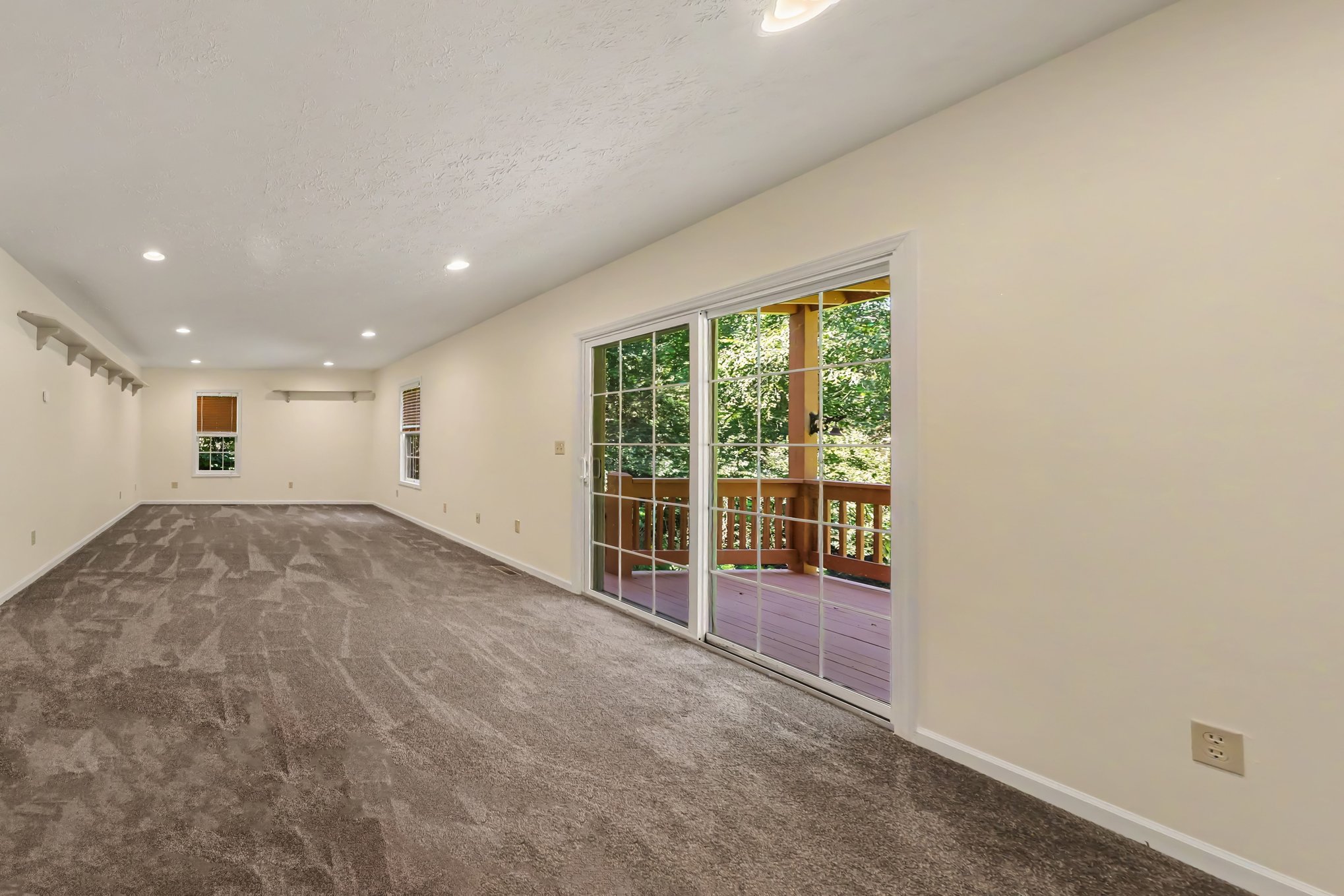 Photo 10 of 19 of 433 Kelly Way, Bellefontaine, OH