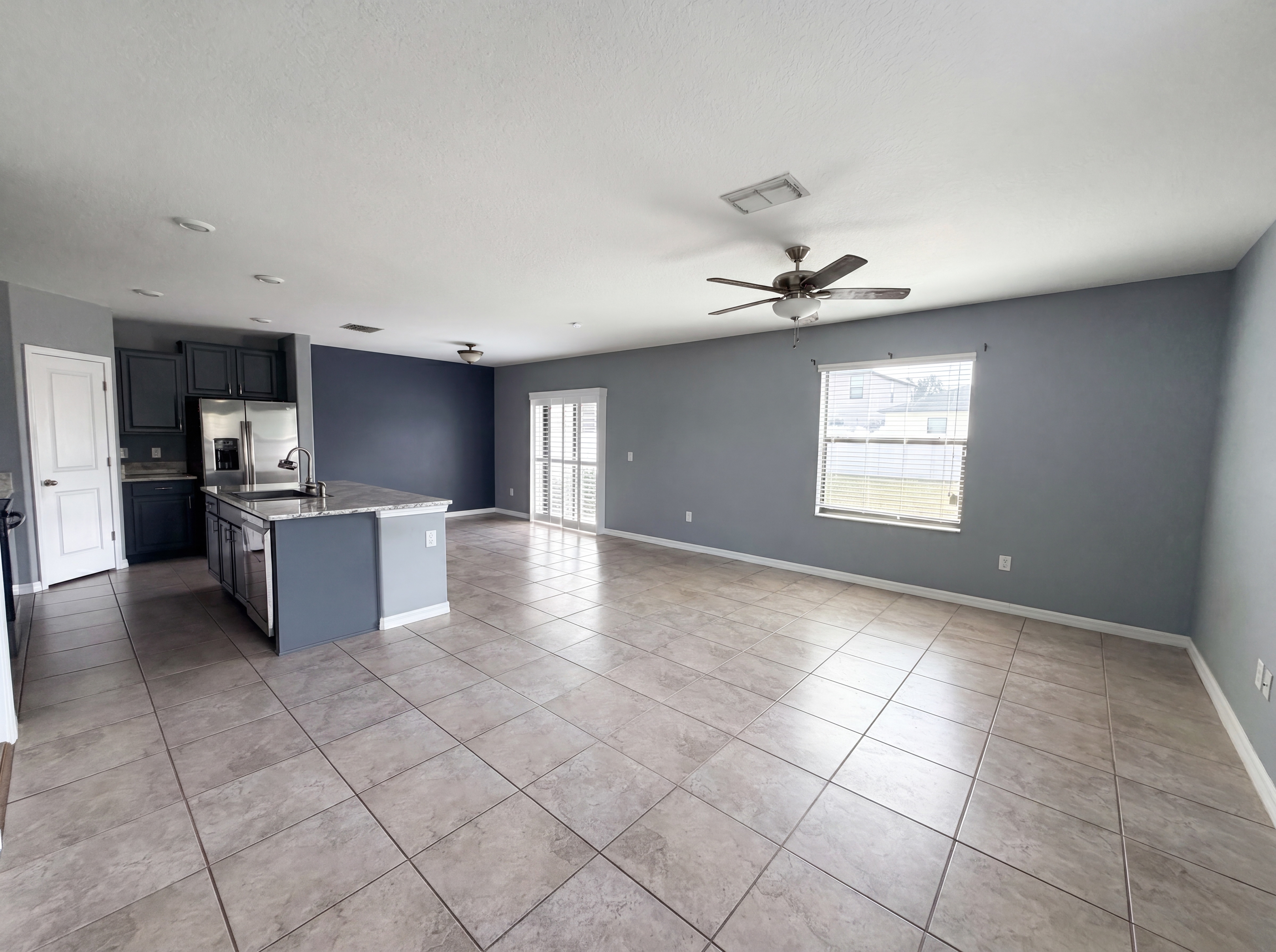 Photo 3 of 16 of 11126 Hudson Hills Ln, Riverview, FL