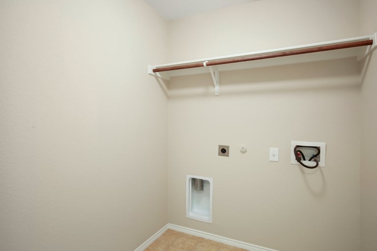 Photo 11 of 26 - 6008 Saddle Flap Dr, Fort Worth, TX 76179
