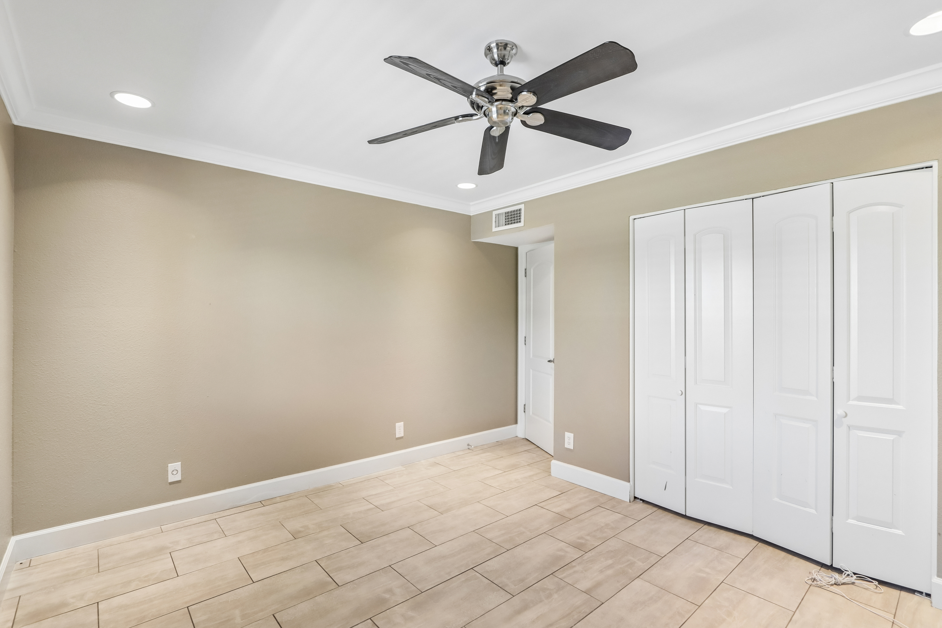 Photo 17 of 26 of 2244 E Nicolet Ave, Phoenix, AZ