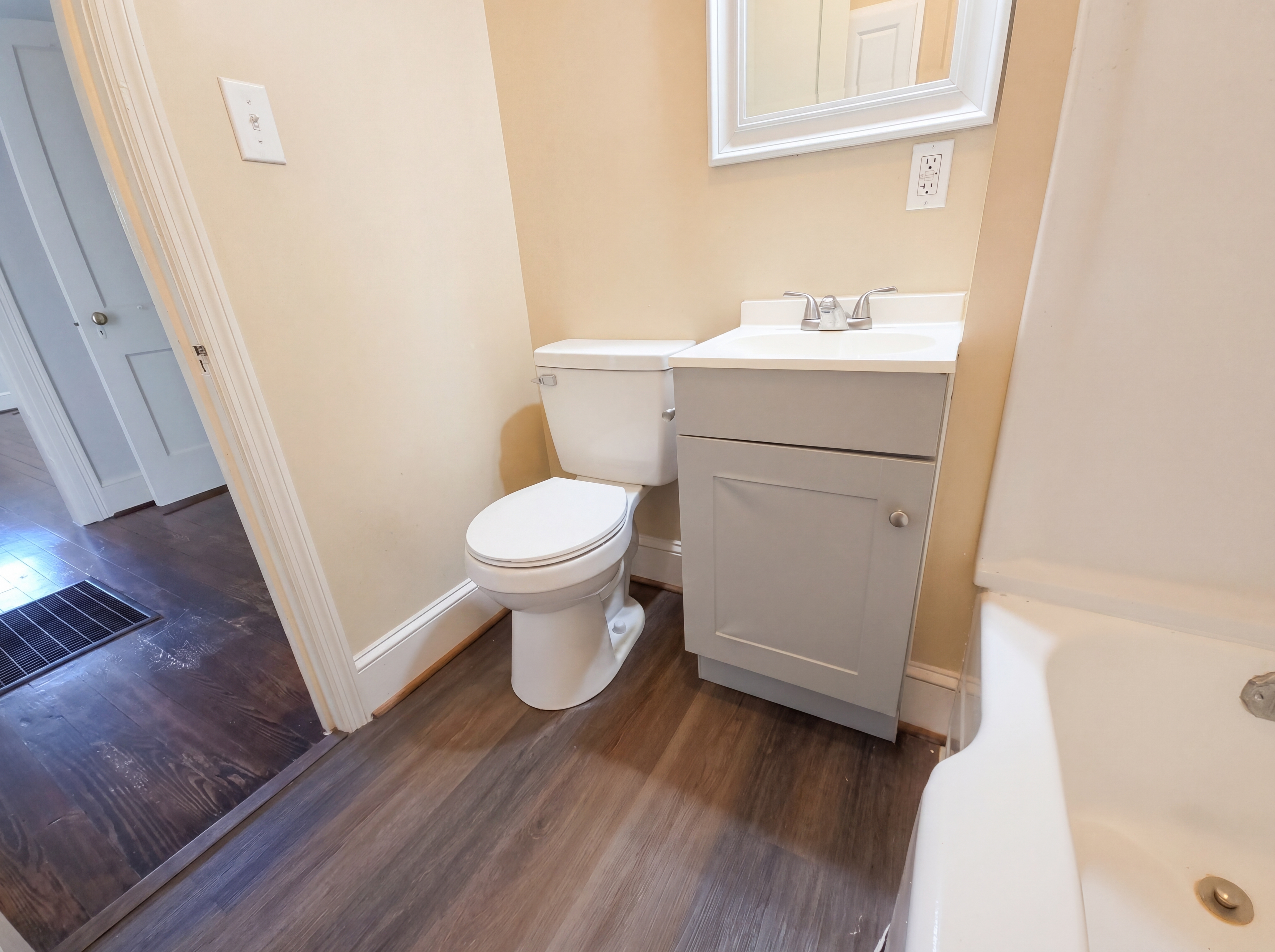 Photo 13 of 18 of 1401 E 9th St, Anniston, AL
