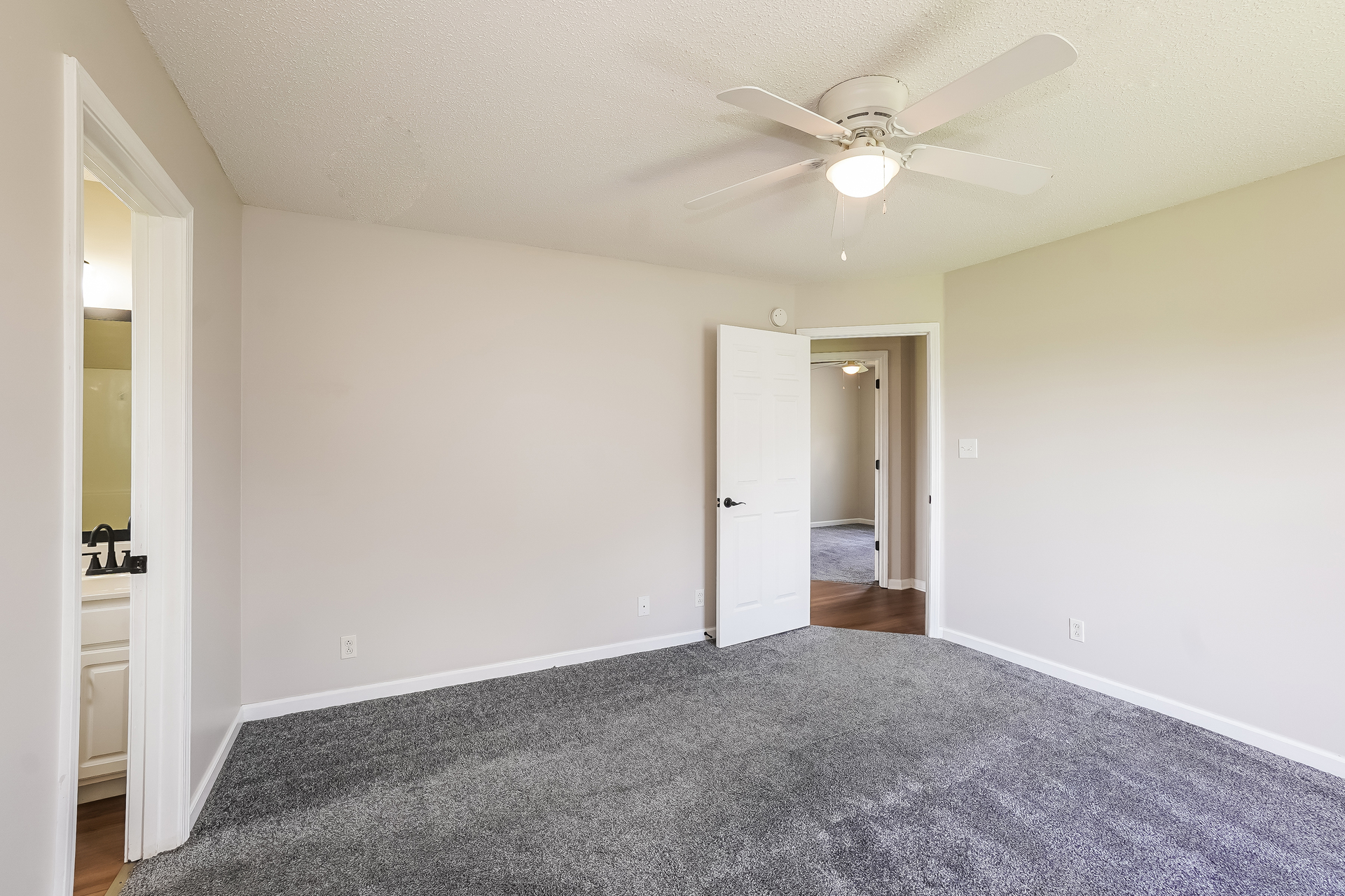 Photo 9 of 19 of 429 Filmore Rd, Oak Grove, KY