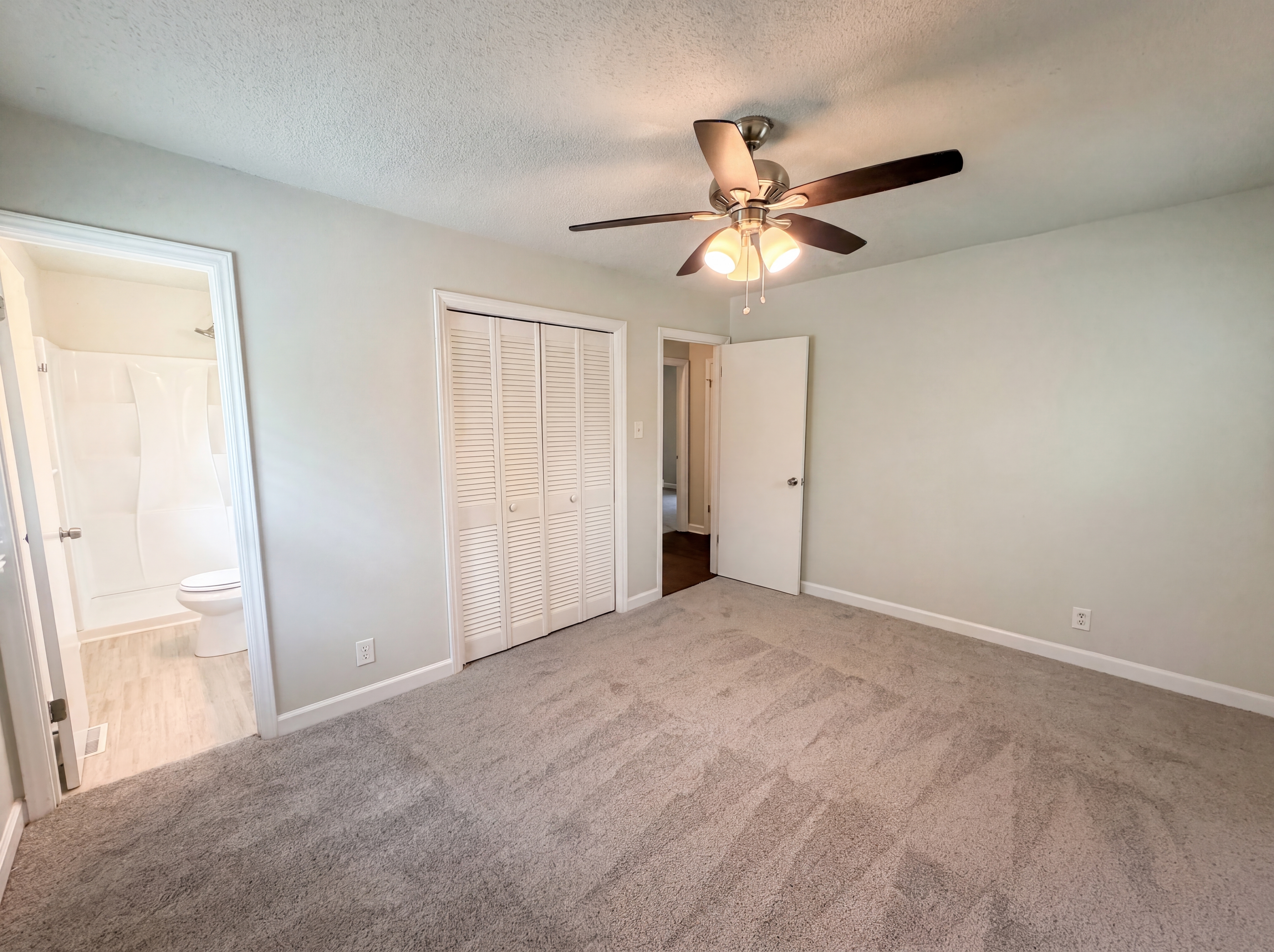 Photo 5 of 16 of 3404 Redwood Rd, Durham, NC
