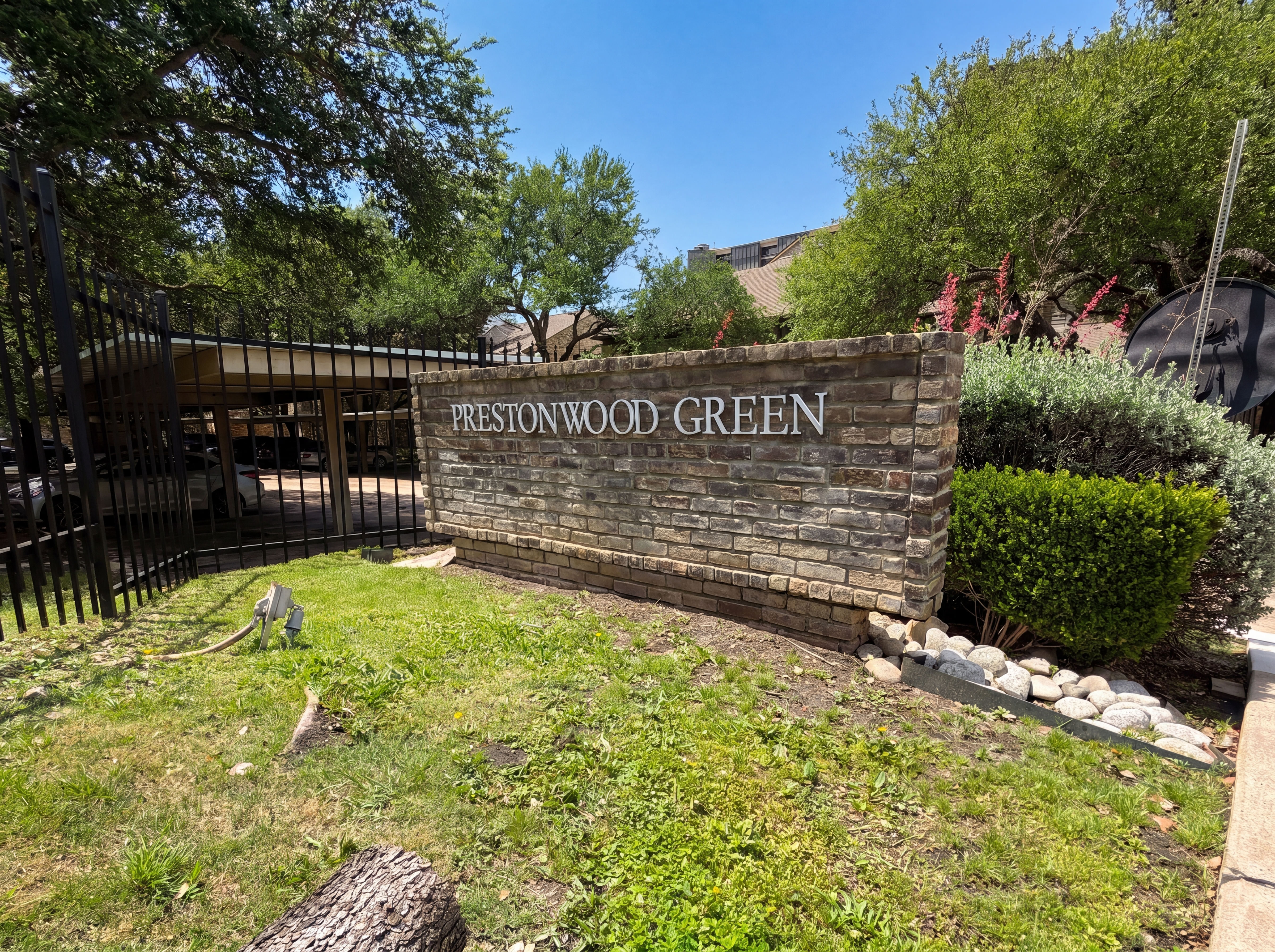 Photo 16 of 36 of 5300 Keller Springs Rd, Dallas, TX