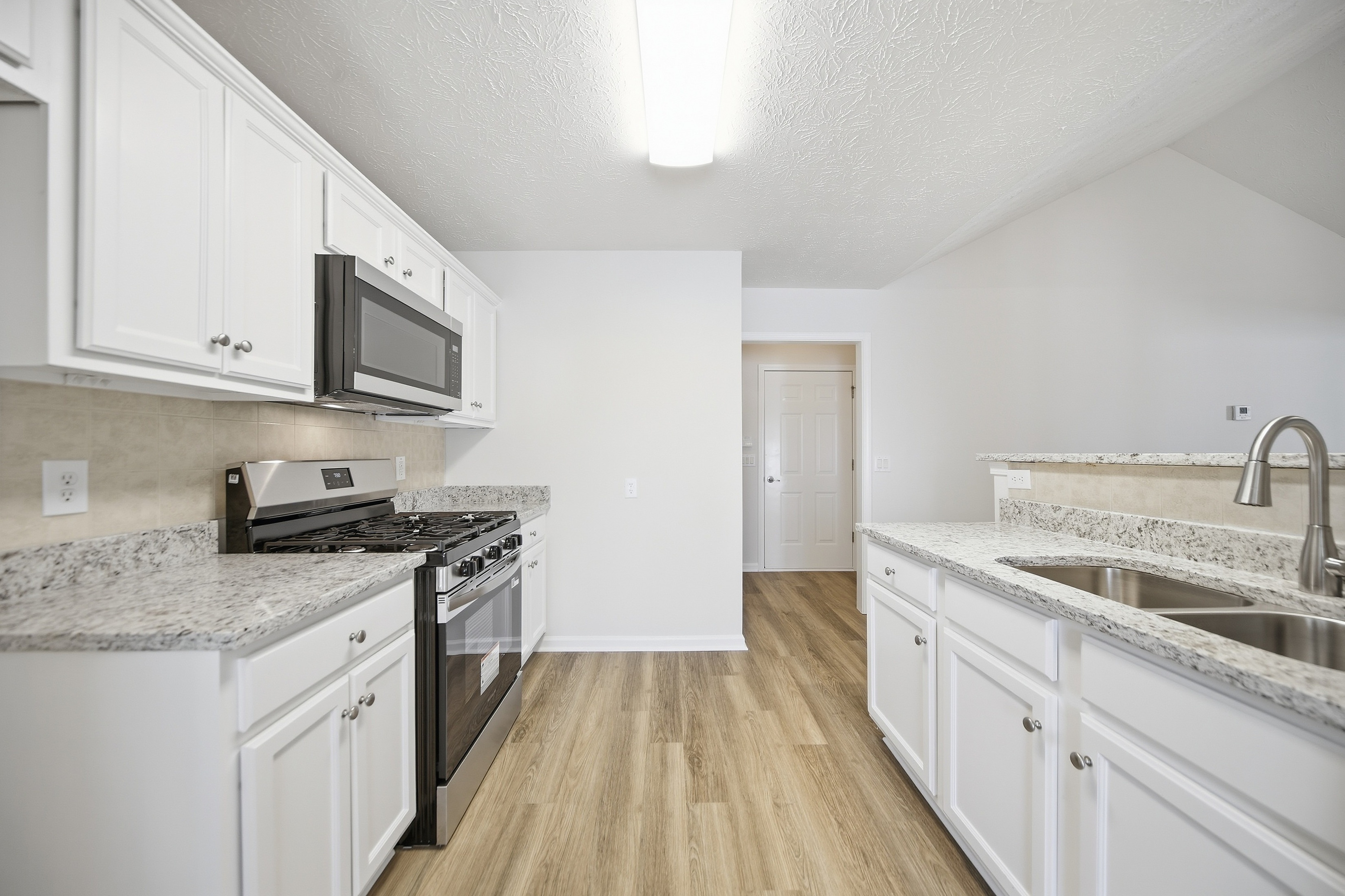 Photo 6 of 19 of 621 Majesty Xing, Winder, GA