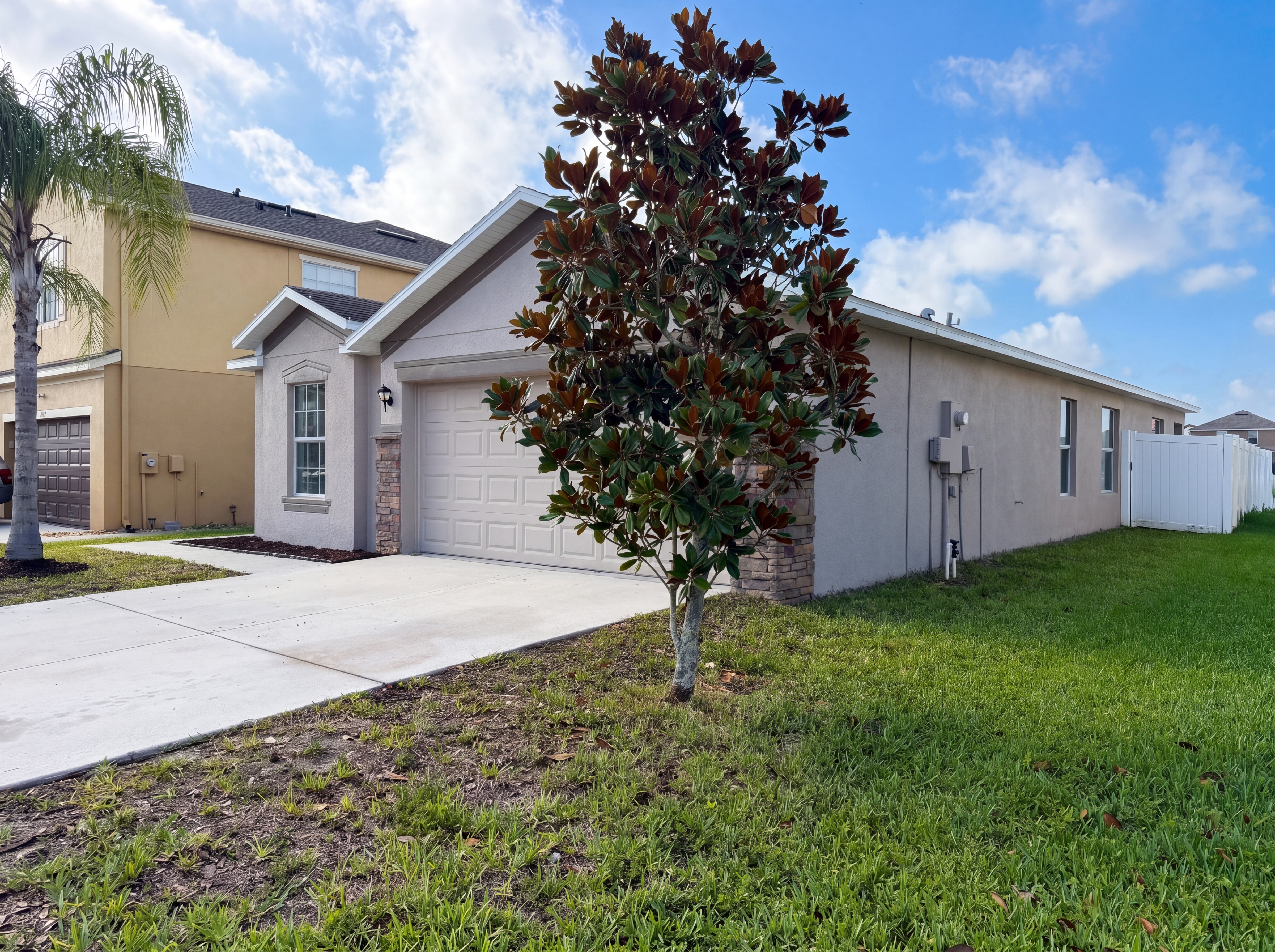 Photo 20 of 23 of 1969 Hawks View Dr, Ruskin, FL