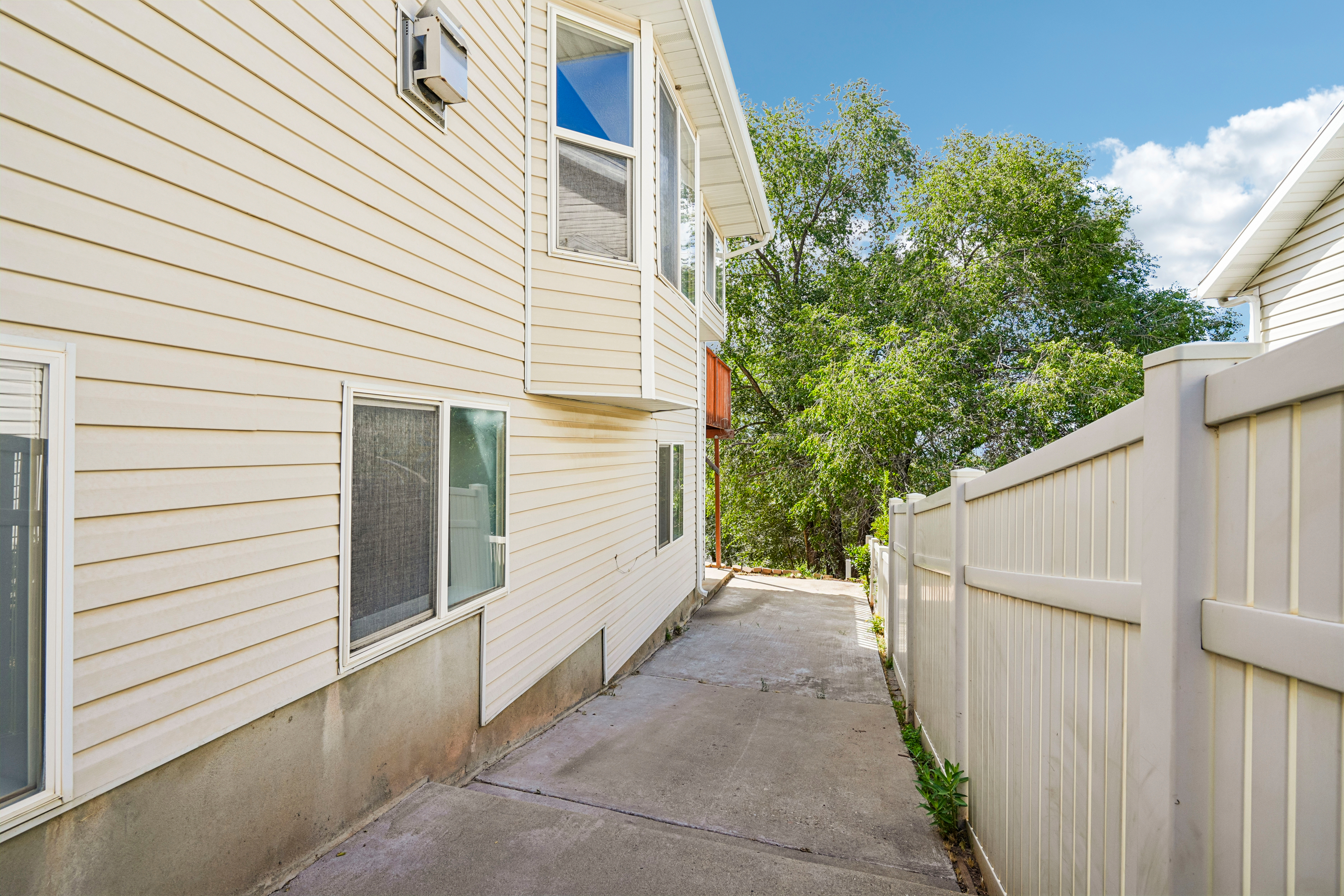 Photo 37 of 43 of 1204 E 3225 N, Layton, UT