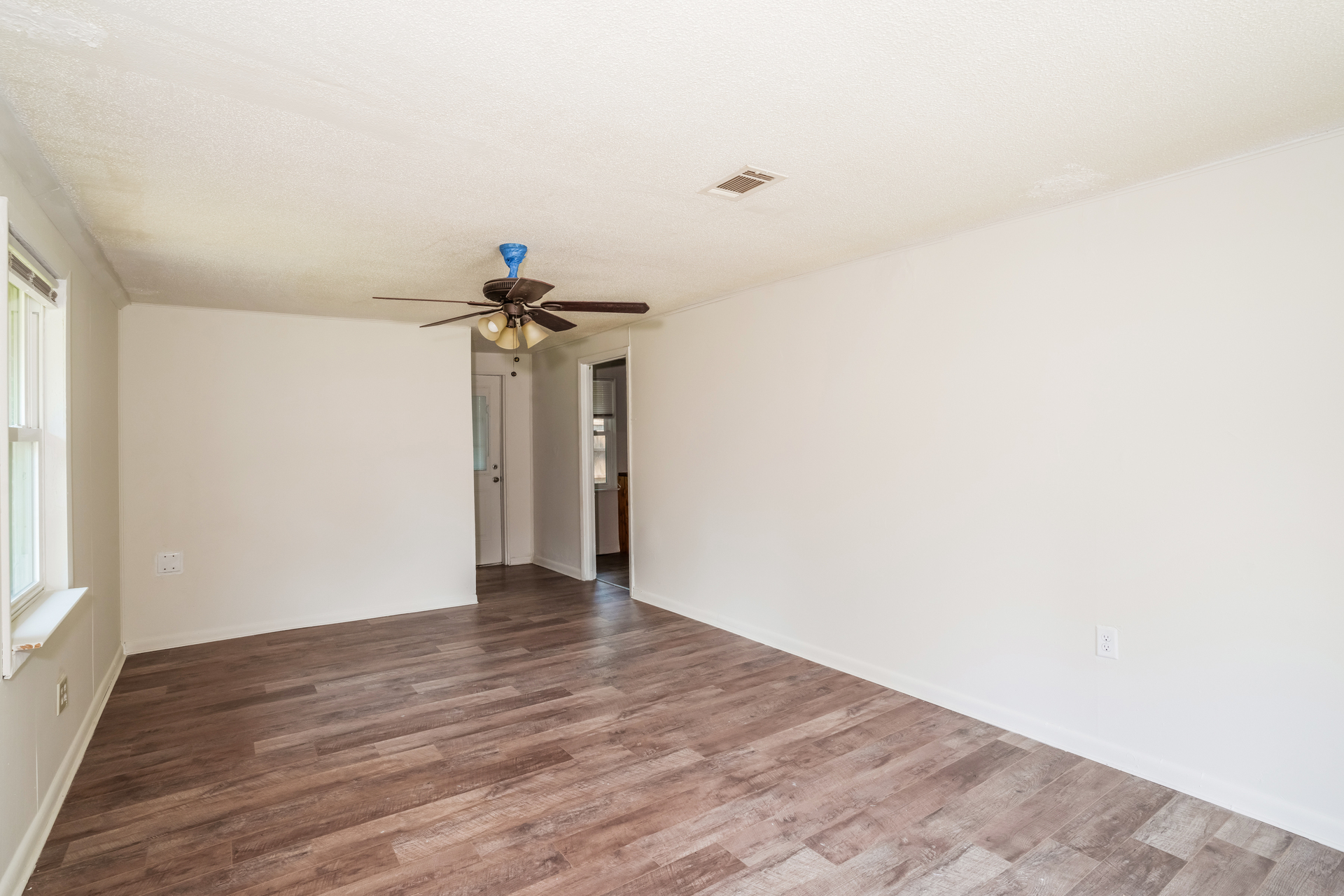 Photo 30 of 41 of 733 Sutton St, Jesup, GA