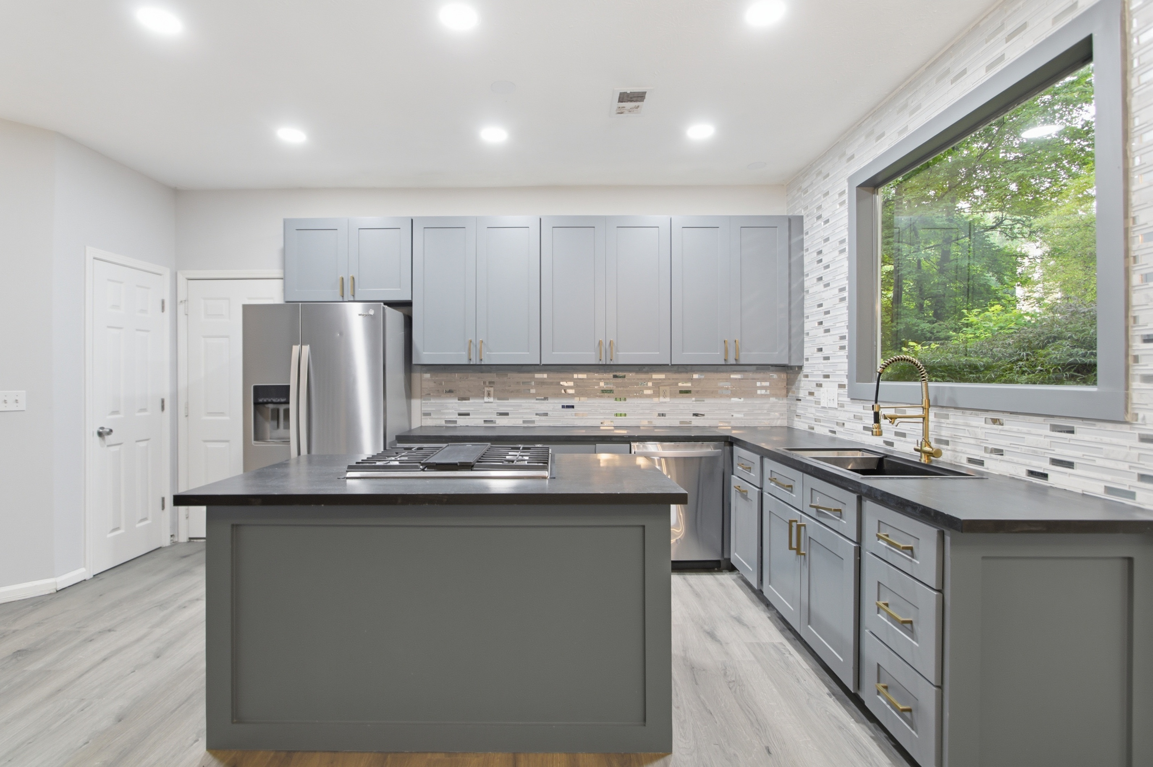 Photo 13 of 37 of 3504 Wellsley Dr, Powder Springs, GA