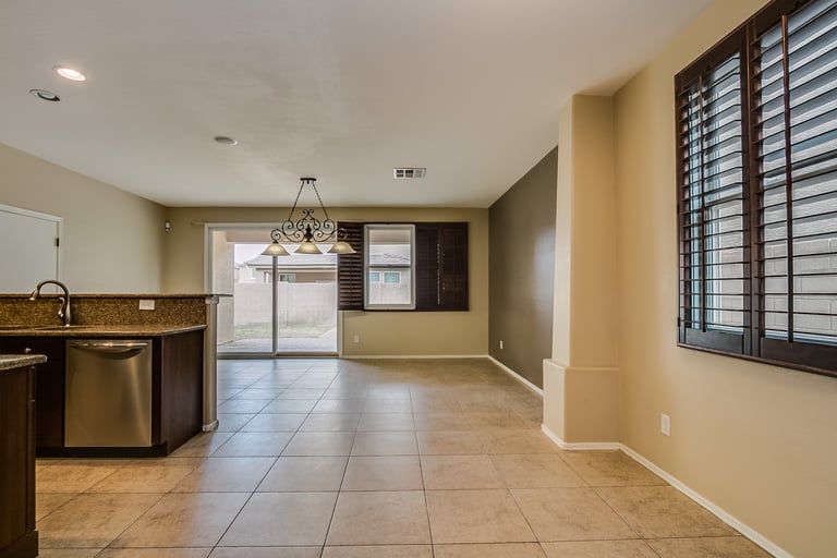 Photo 8 of 34 - 2230 E Wayland Dr, Phoenix, AZ 85040