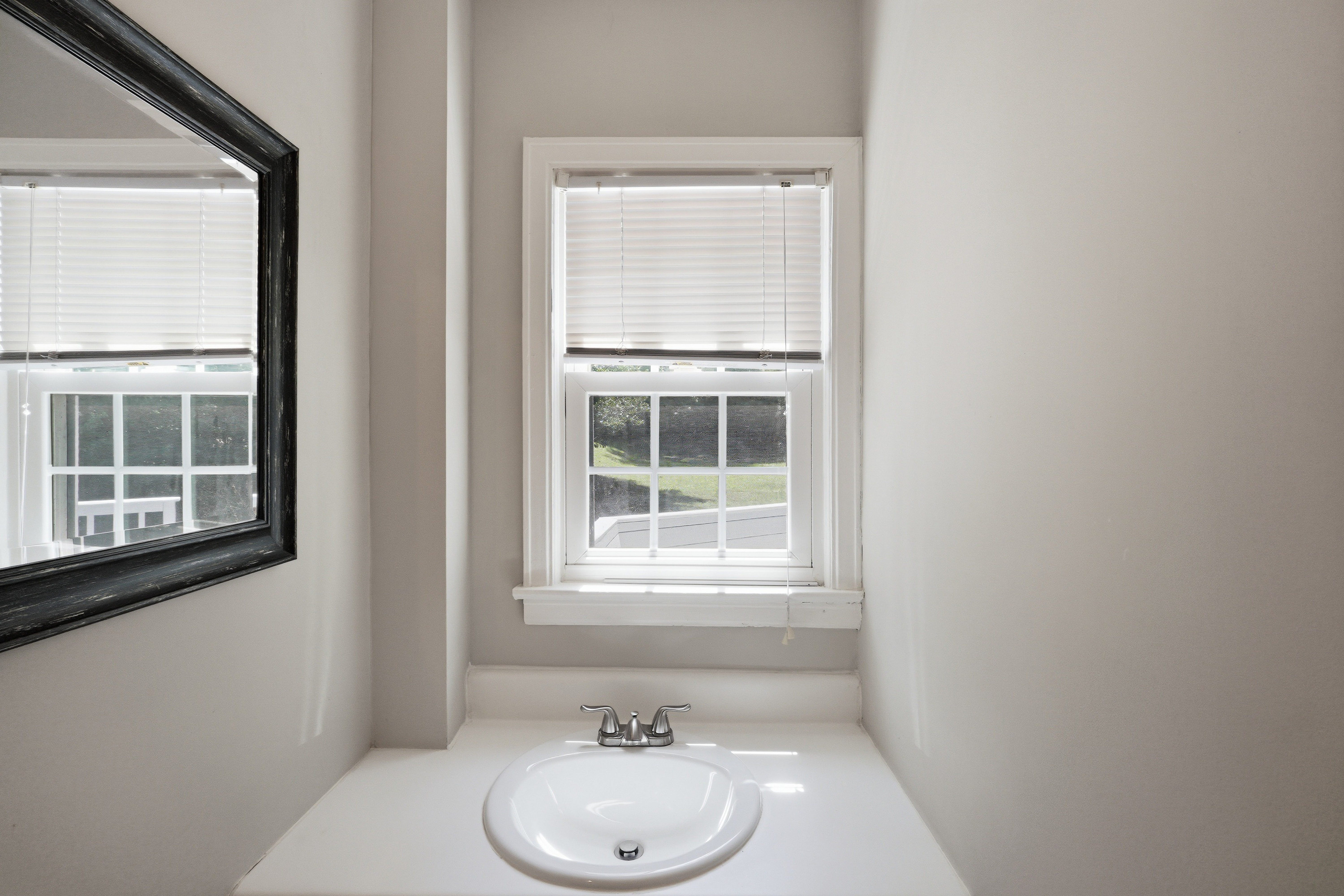 Photo 17 of 25 of 1347 Chalmette Dr NE, Atlanta, GA
