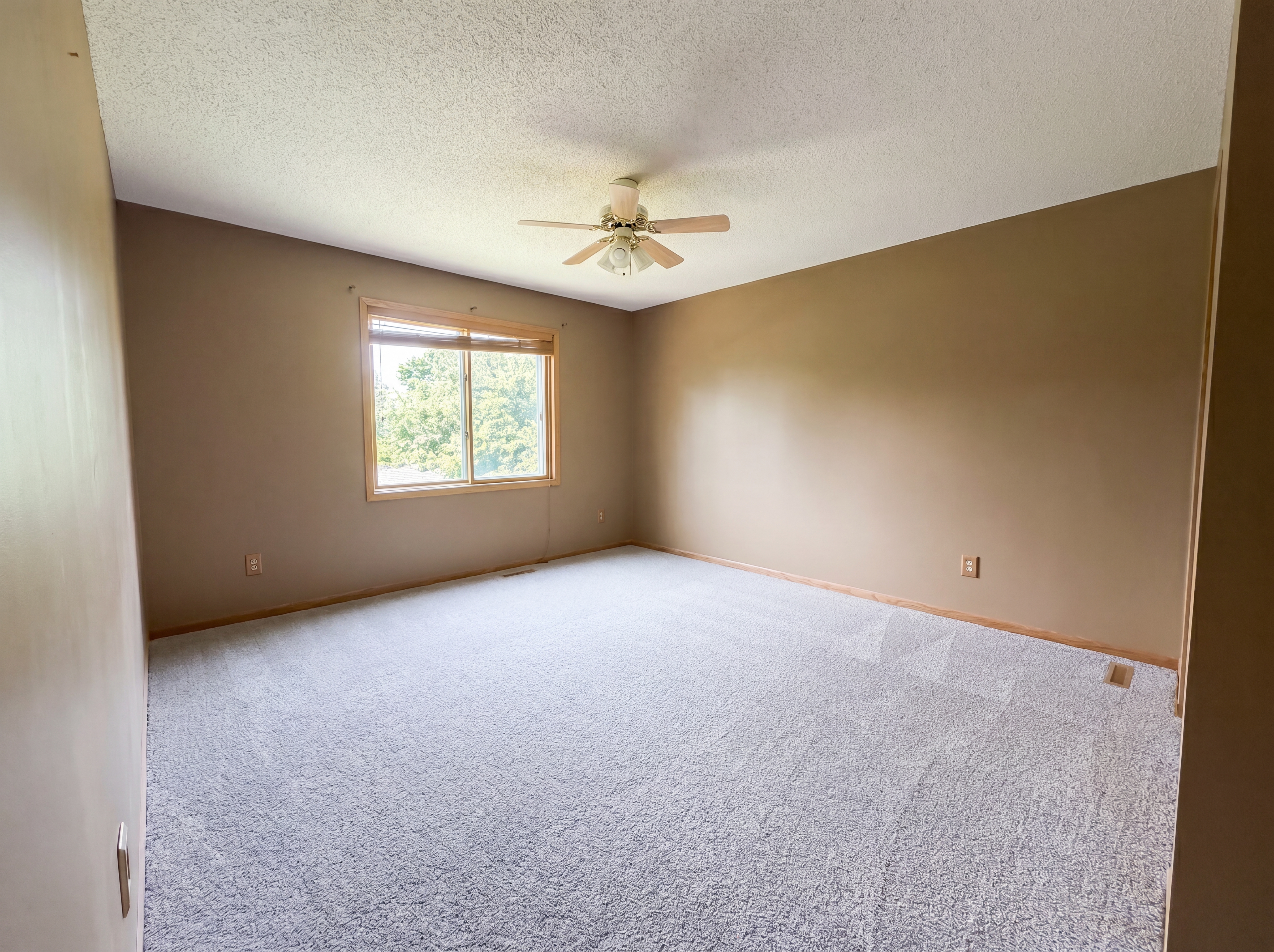 Photo 16 of 26 of 9394 71st Bay S, Cottage Grove, MN