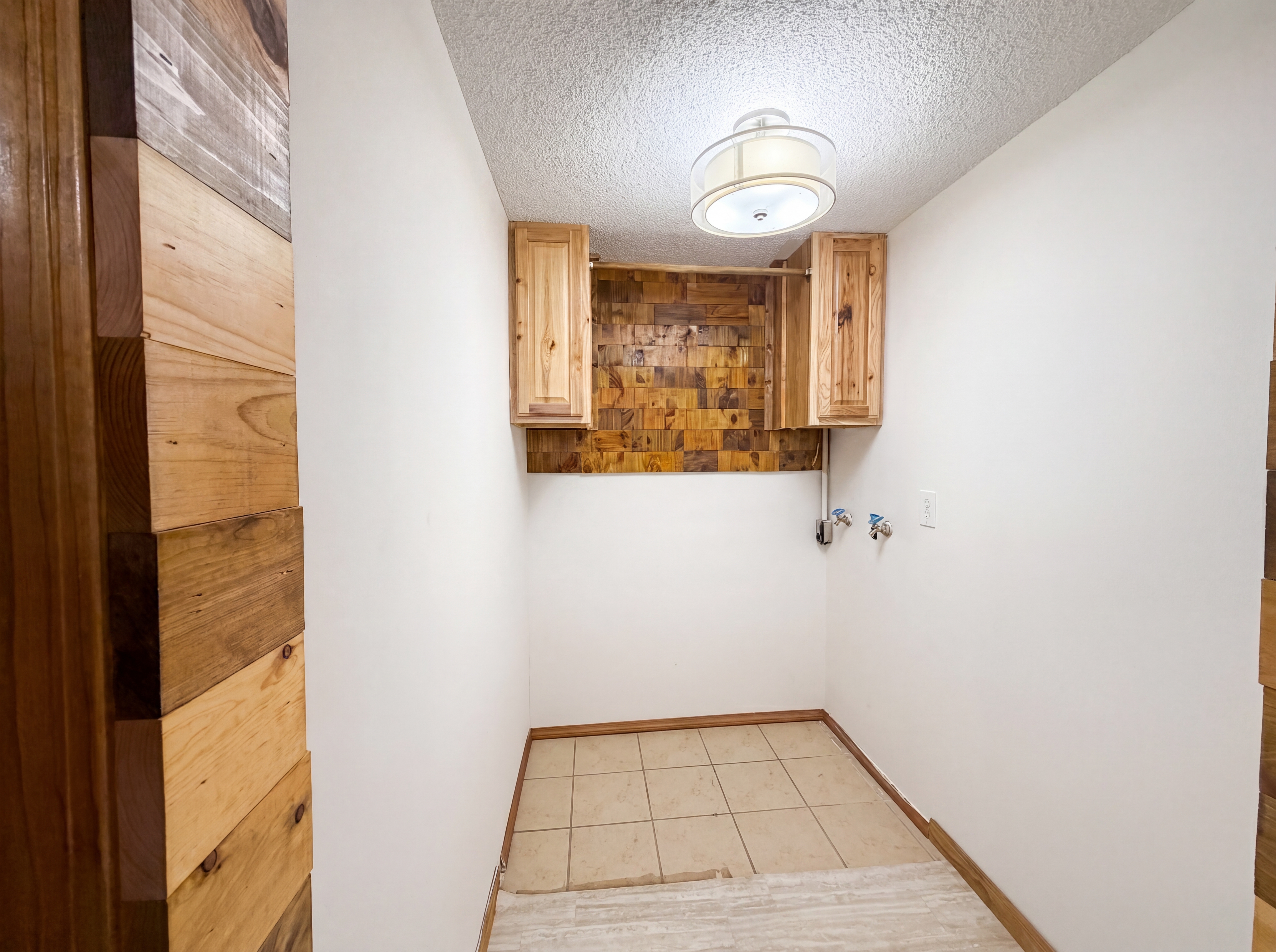 Photo 13 of 19 of 2808 NE 39th St, Kansas City, MO