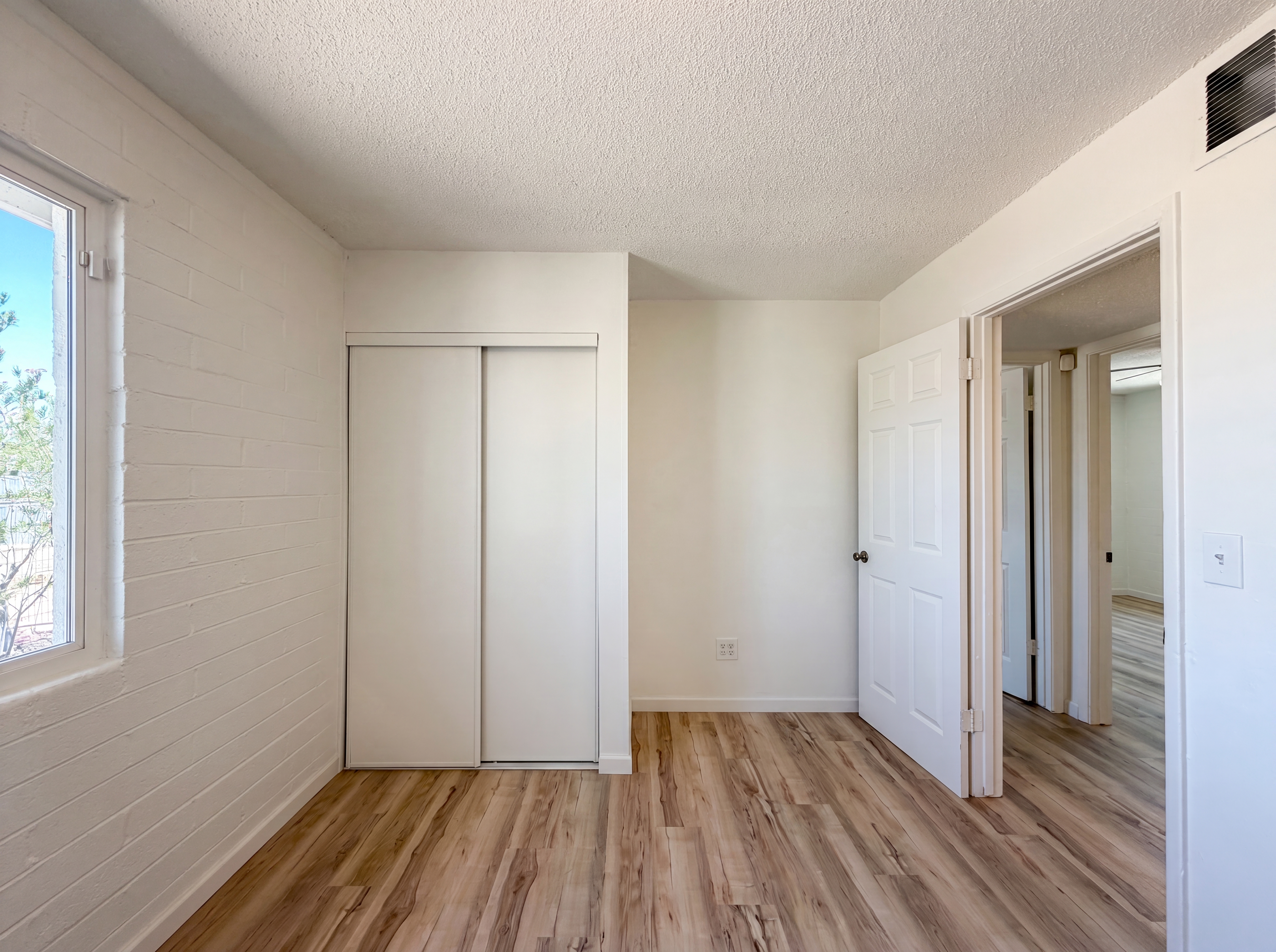 Photo 9 of 18 of 6224 S 20th St, Phoenix, AZ