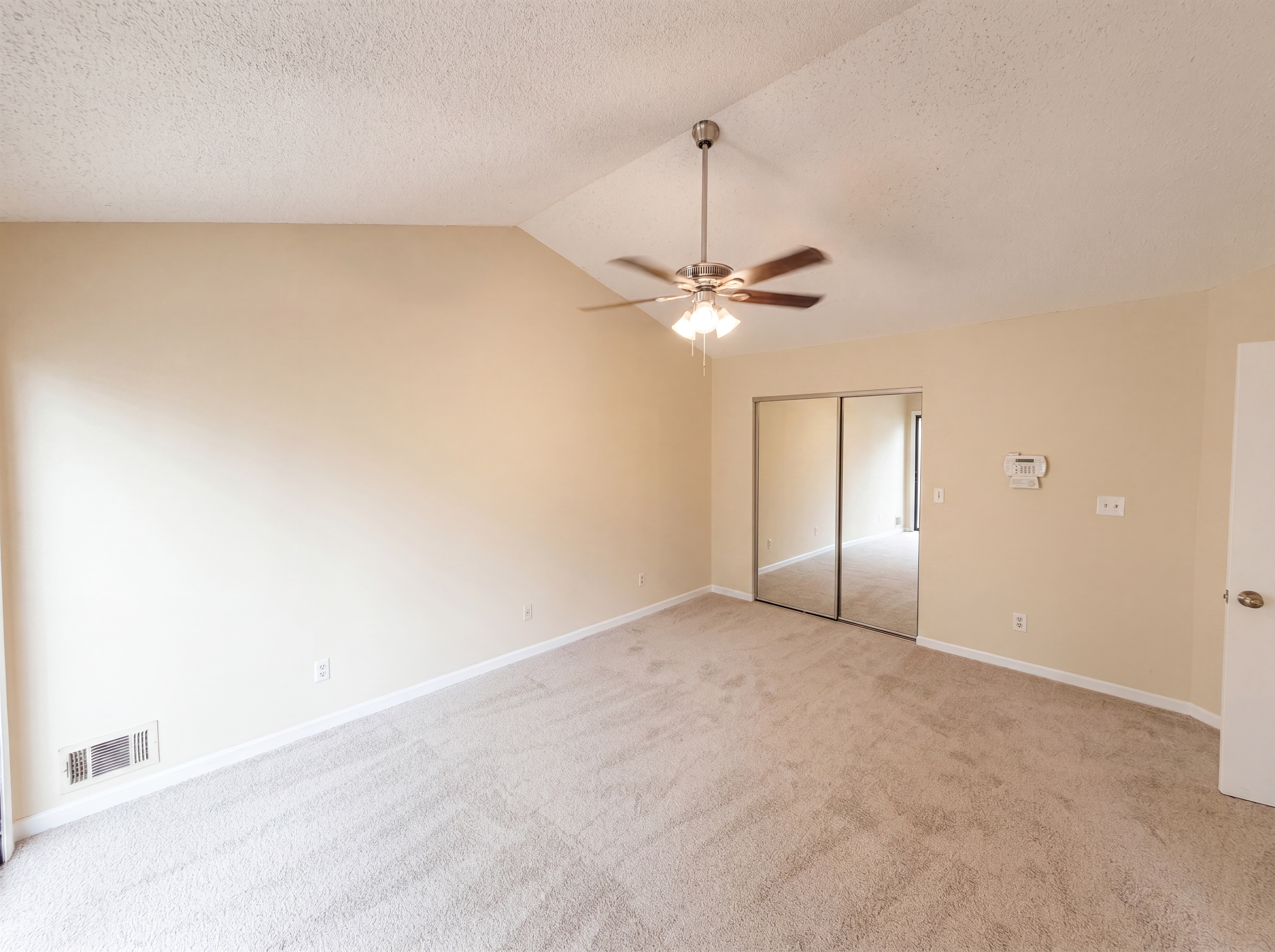 Photo 9 of 24 of 3271 Tennington Pl, Lawrenceville, GA