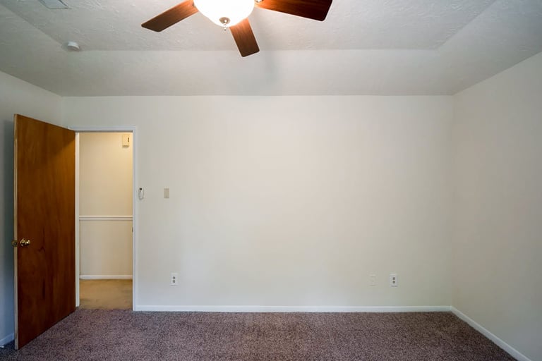 Photo 18 of 35 - 15014 Penn Hills Ln, Houston, TX 77062