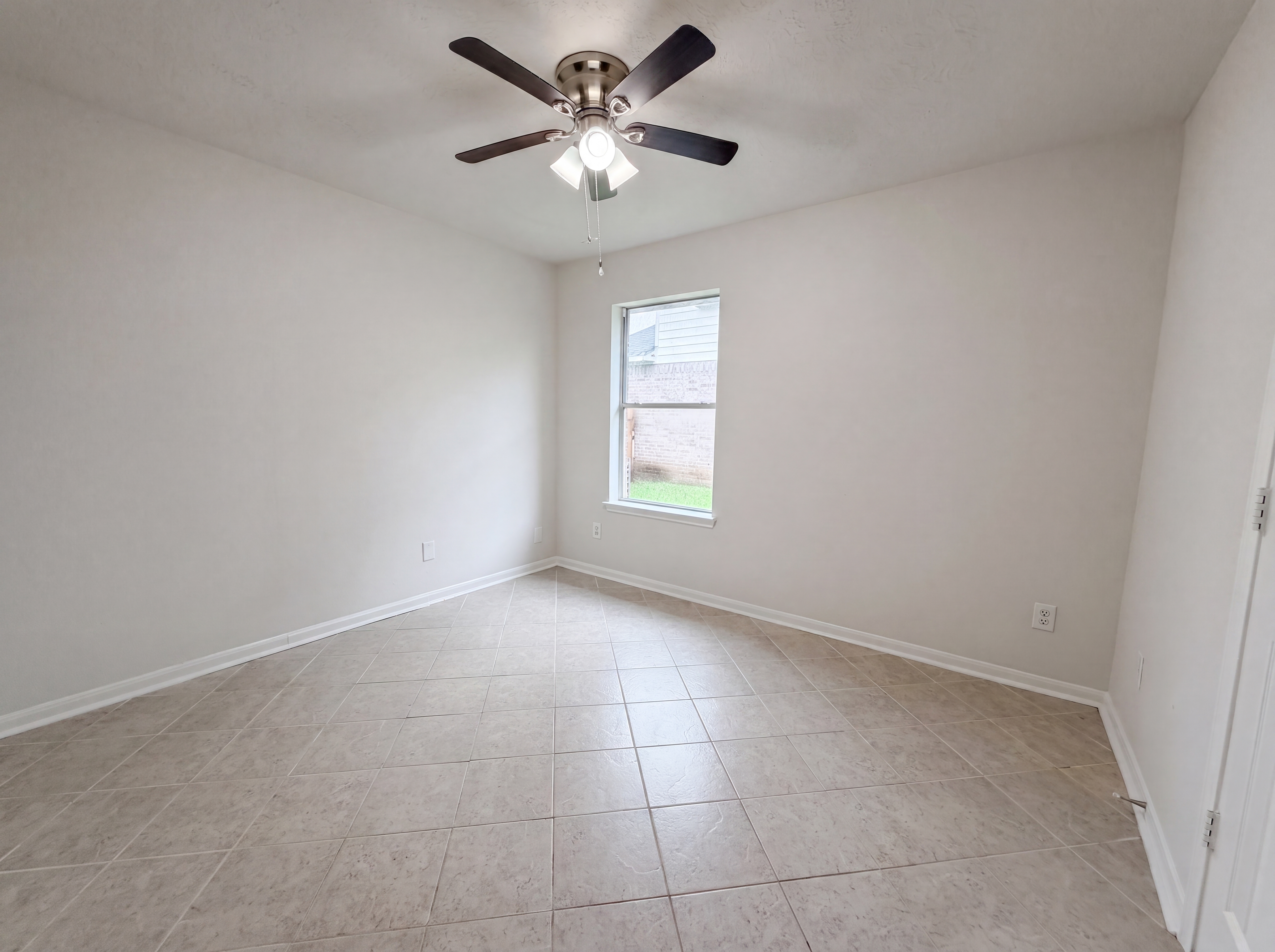 Photo 14 of 21 of 2127 Hannover Way, Spring, TX
