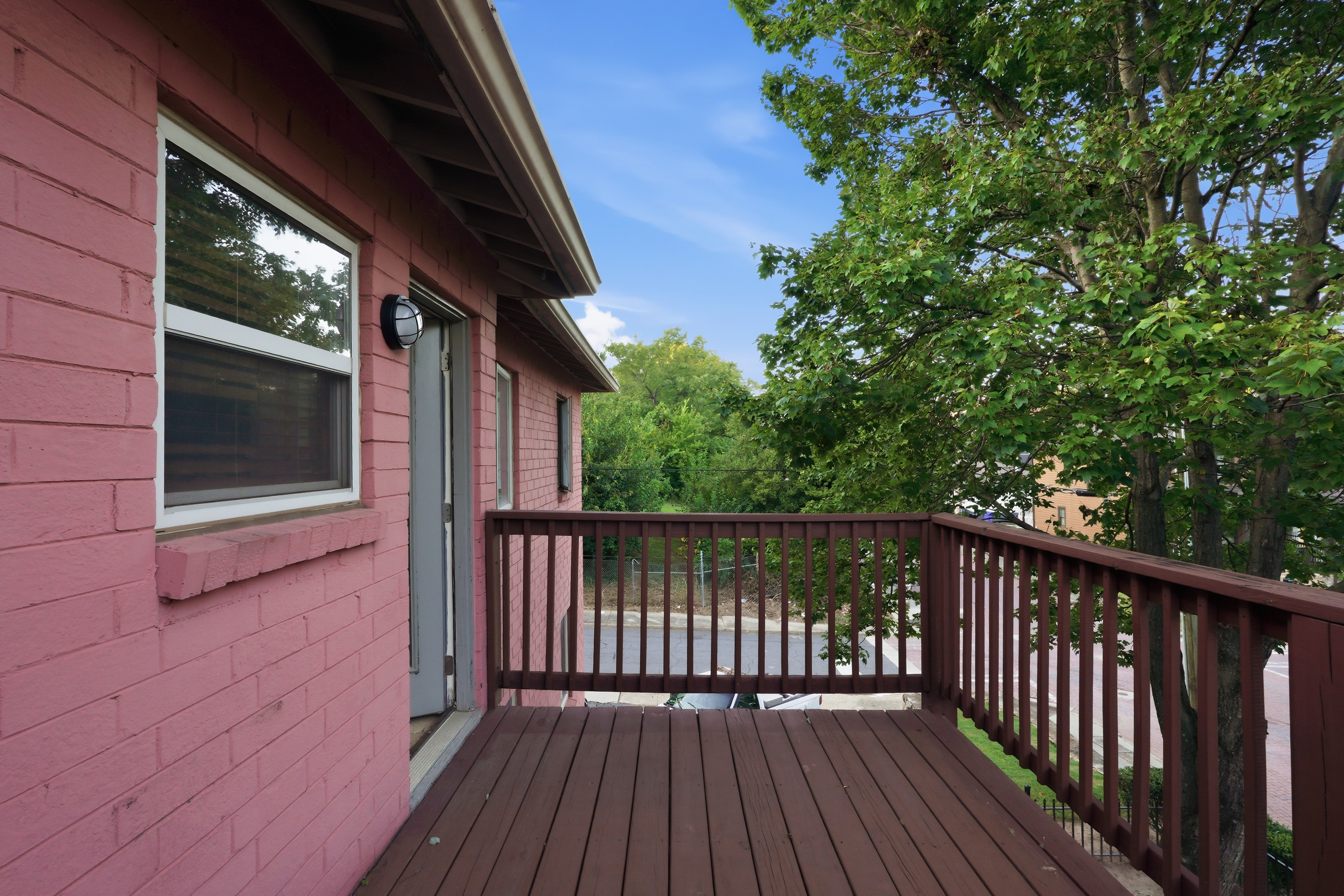 Photo 16 of 17 of 561 Formwalt St SW, Atlanta, GA