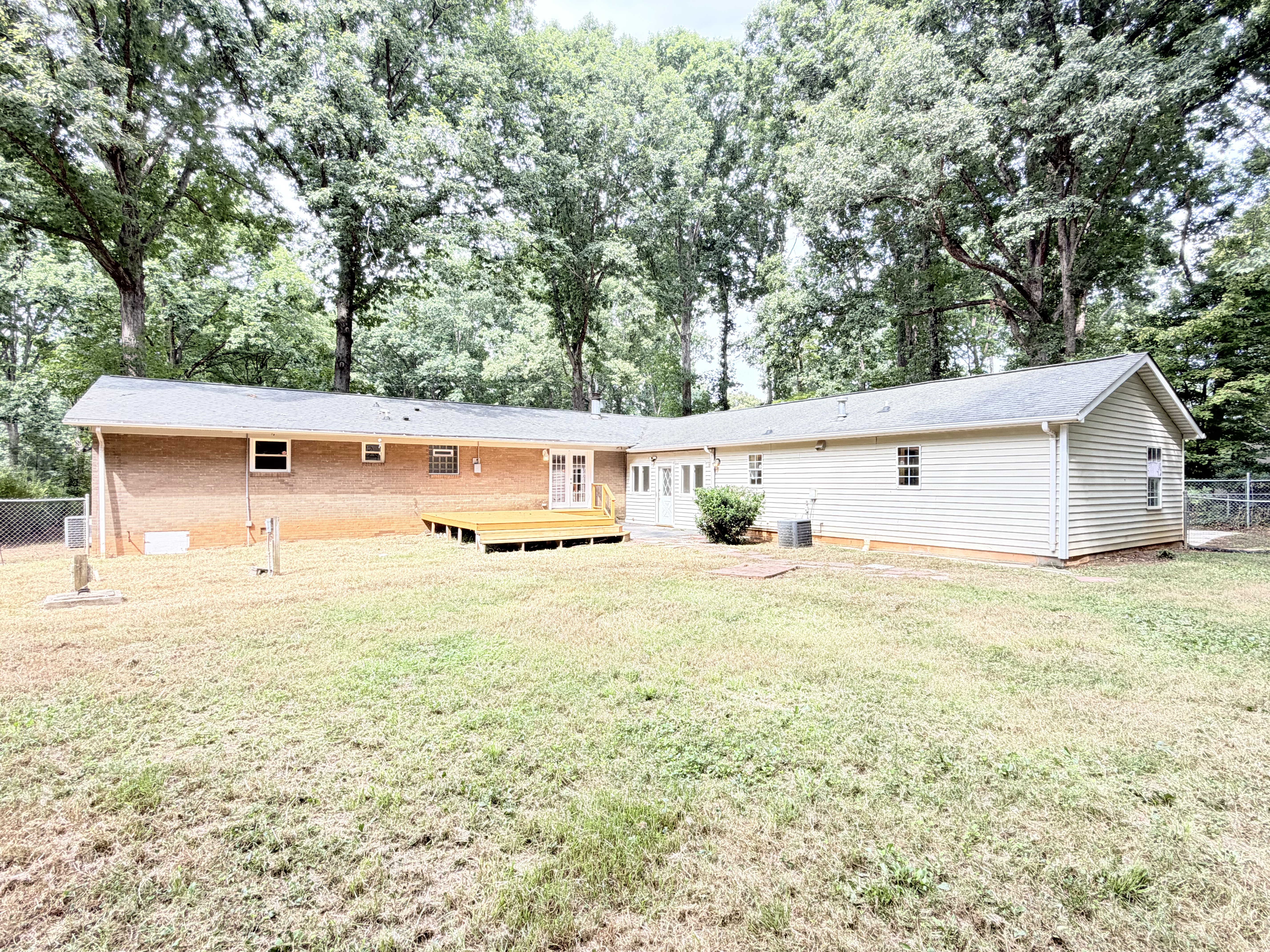 Photo 5 of 22 of 117 Robinson Ave, Matthews, NC