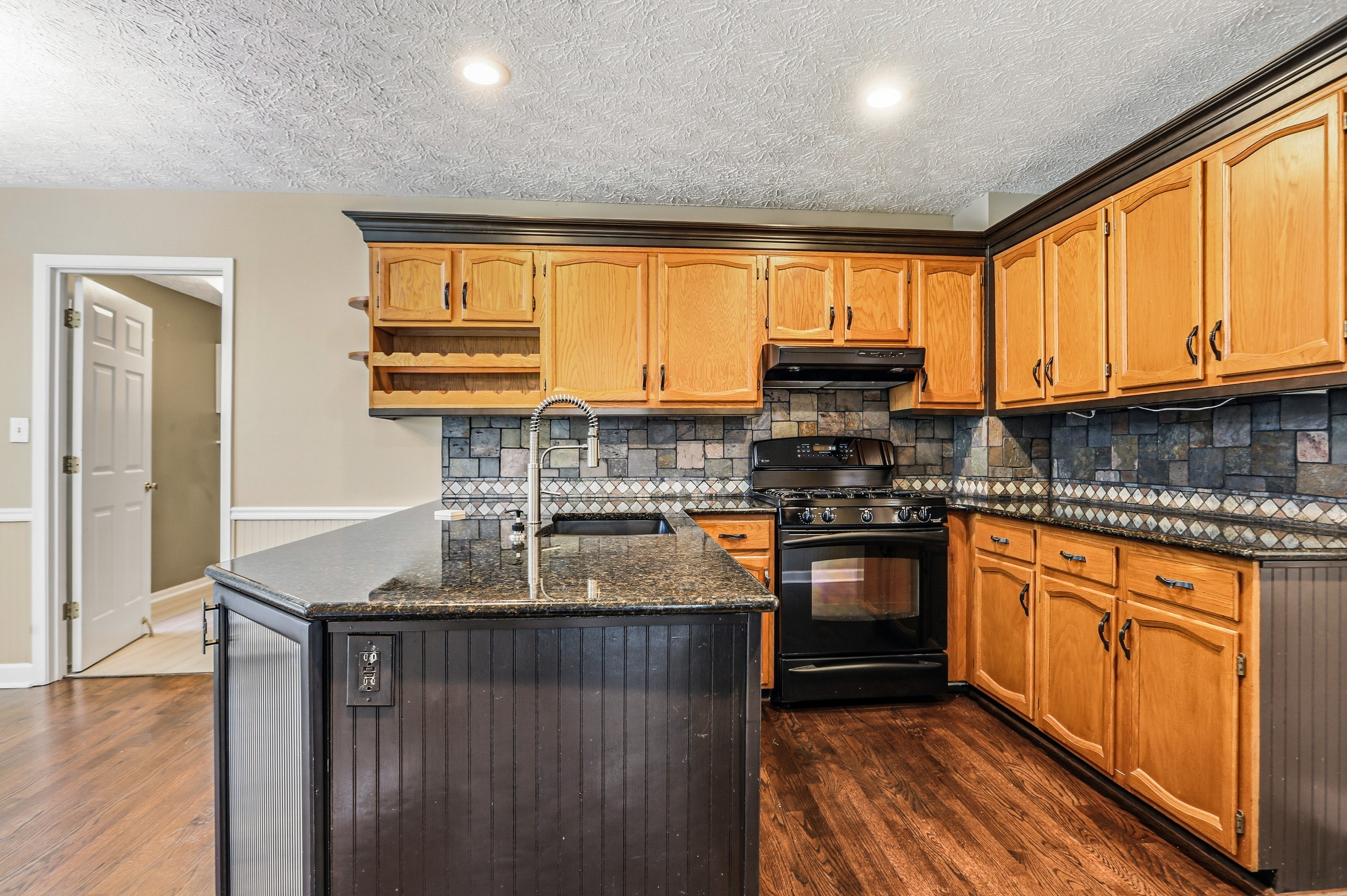 Photo 6 of 56 of 2696 S Arbor Dr, Marietta, GA