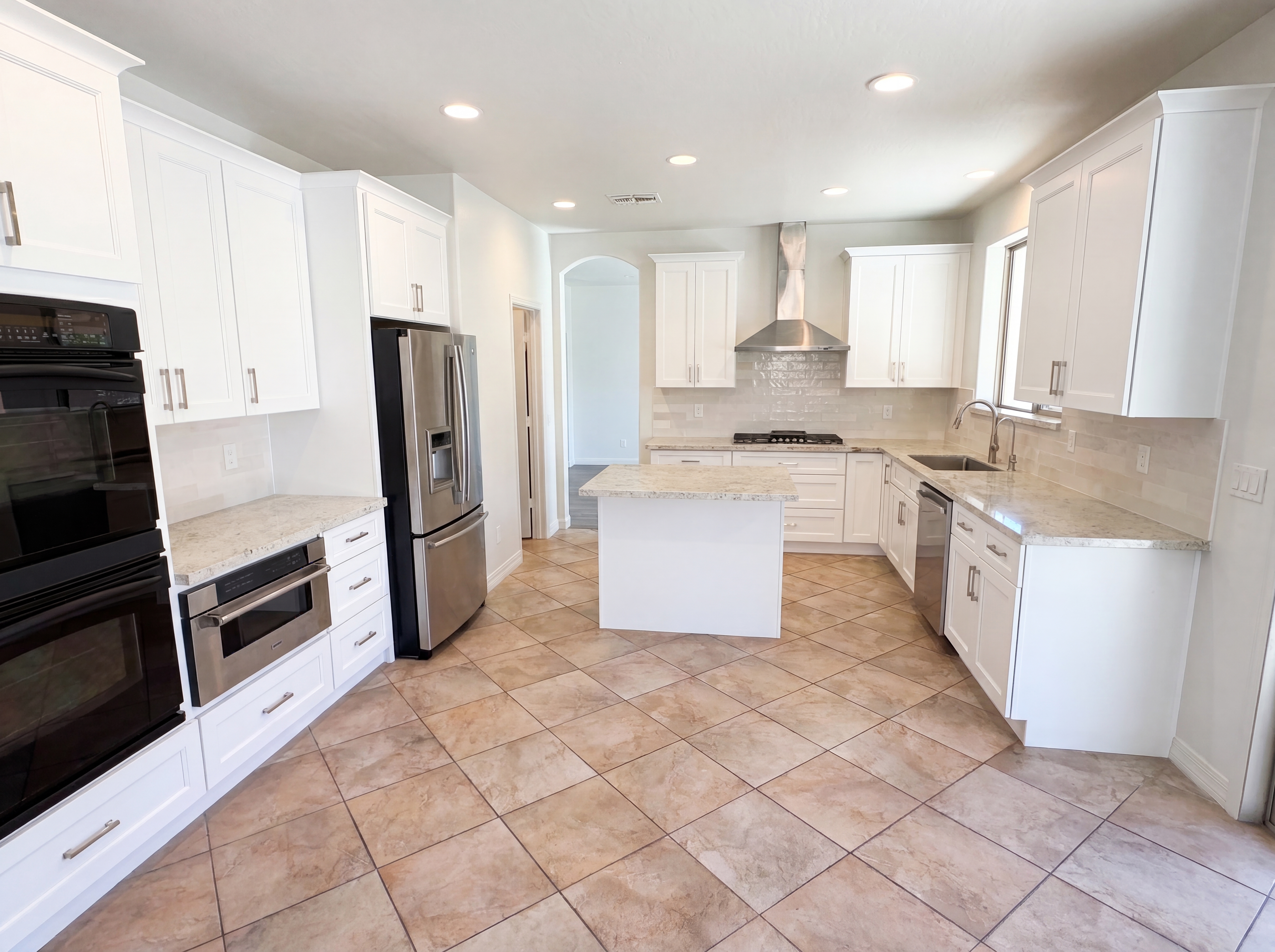 Photo 9 of 37 of 5032 W Yearling Rd, Phoenix, AZ