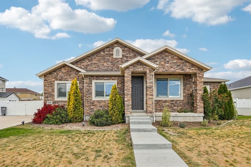 Photo 1 of 41 of 11512 S 4135 W, South Jordan, UT