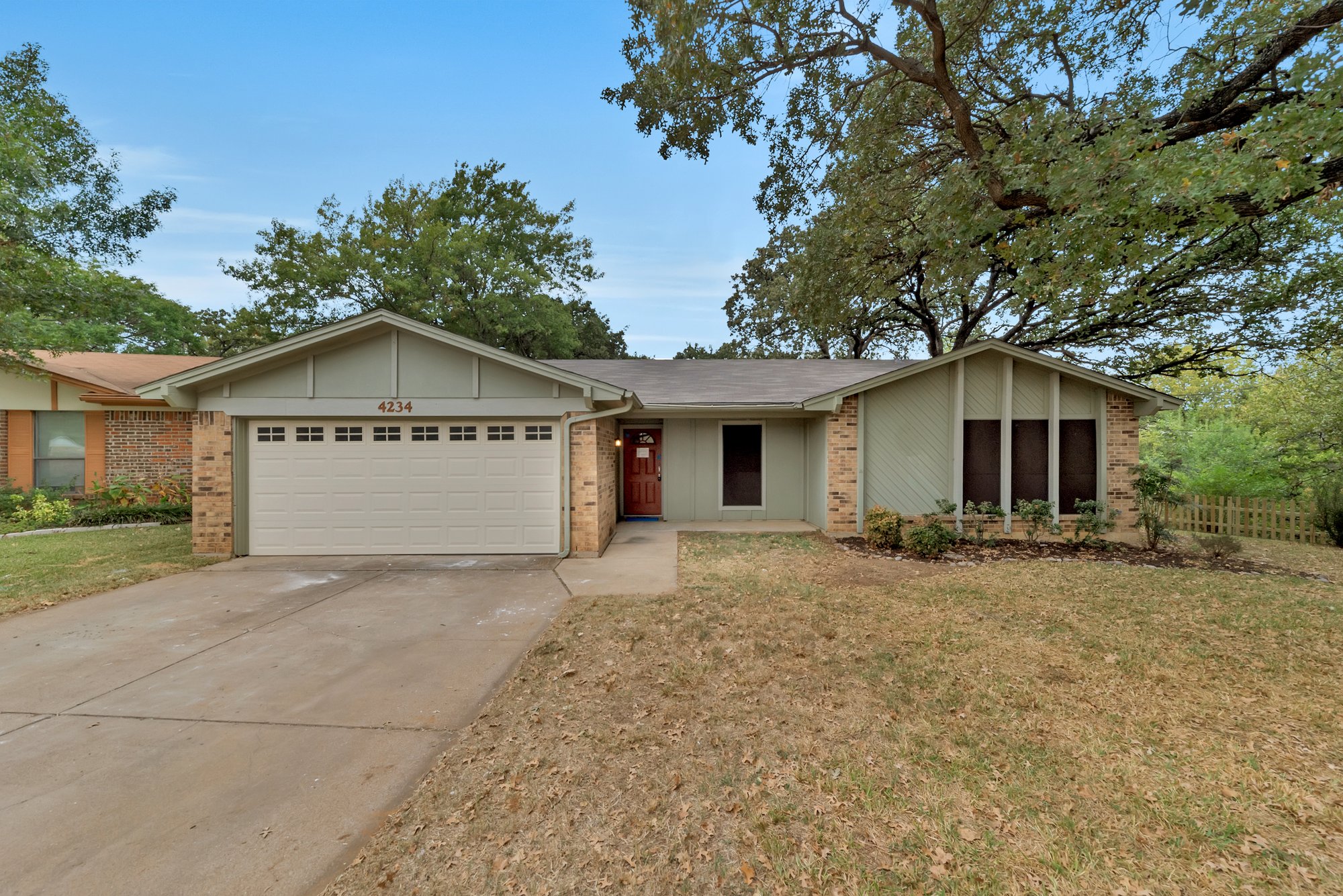 Photo 1 of 23 - 4234 Rush Springs Dr, Arlington, TX 76016