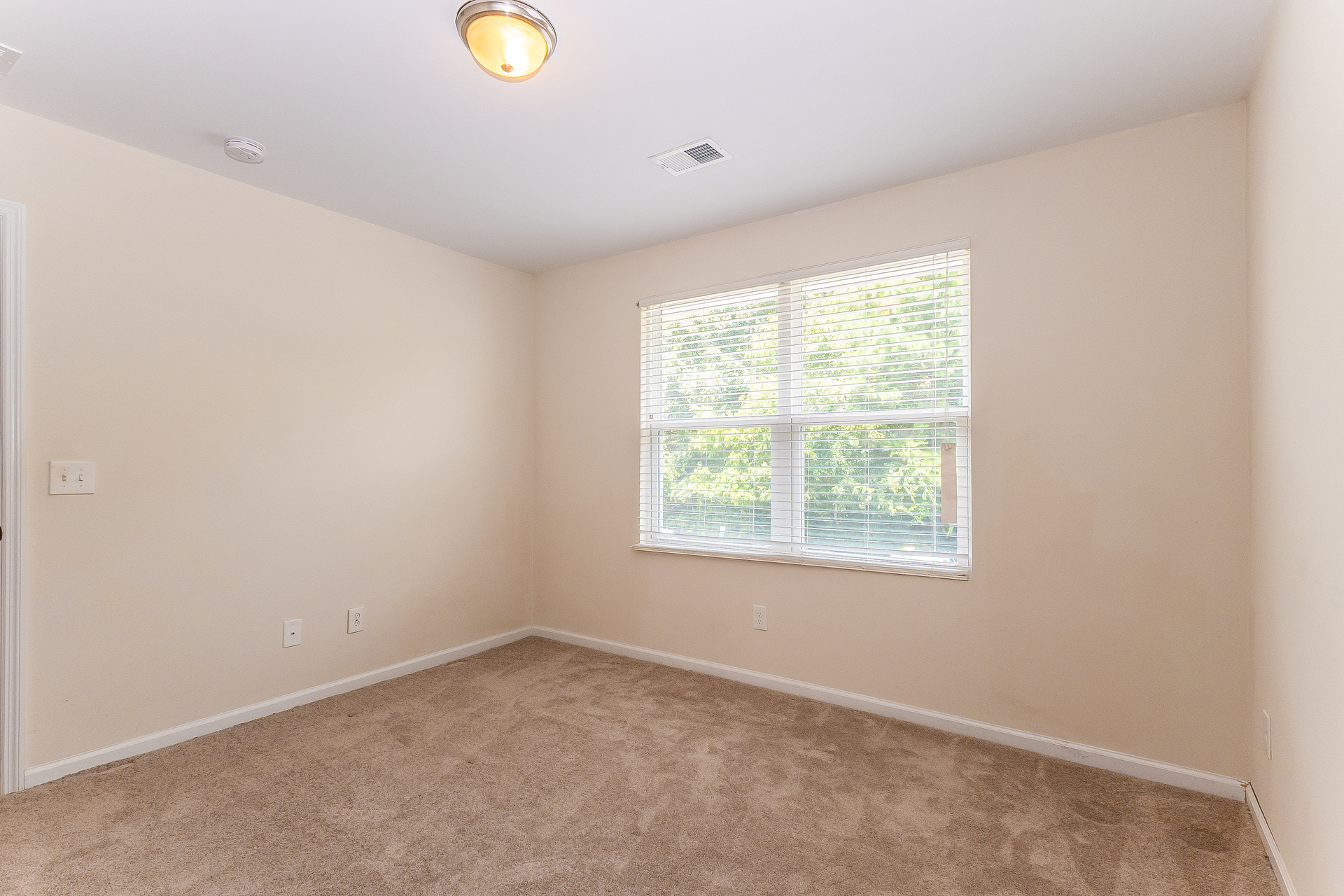 Photo 11 of 23 of 380 Flyway Rd, Goose Creek, SC