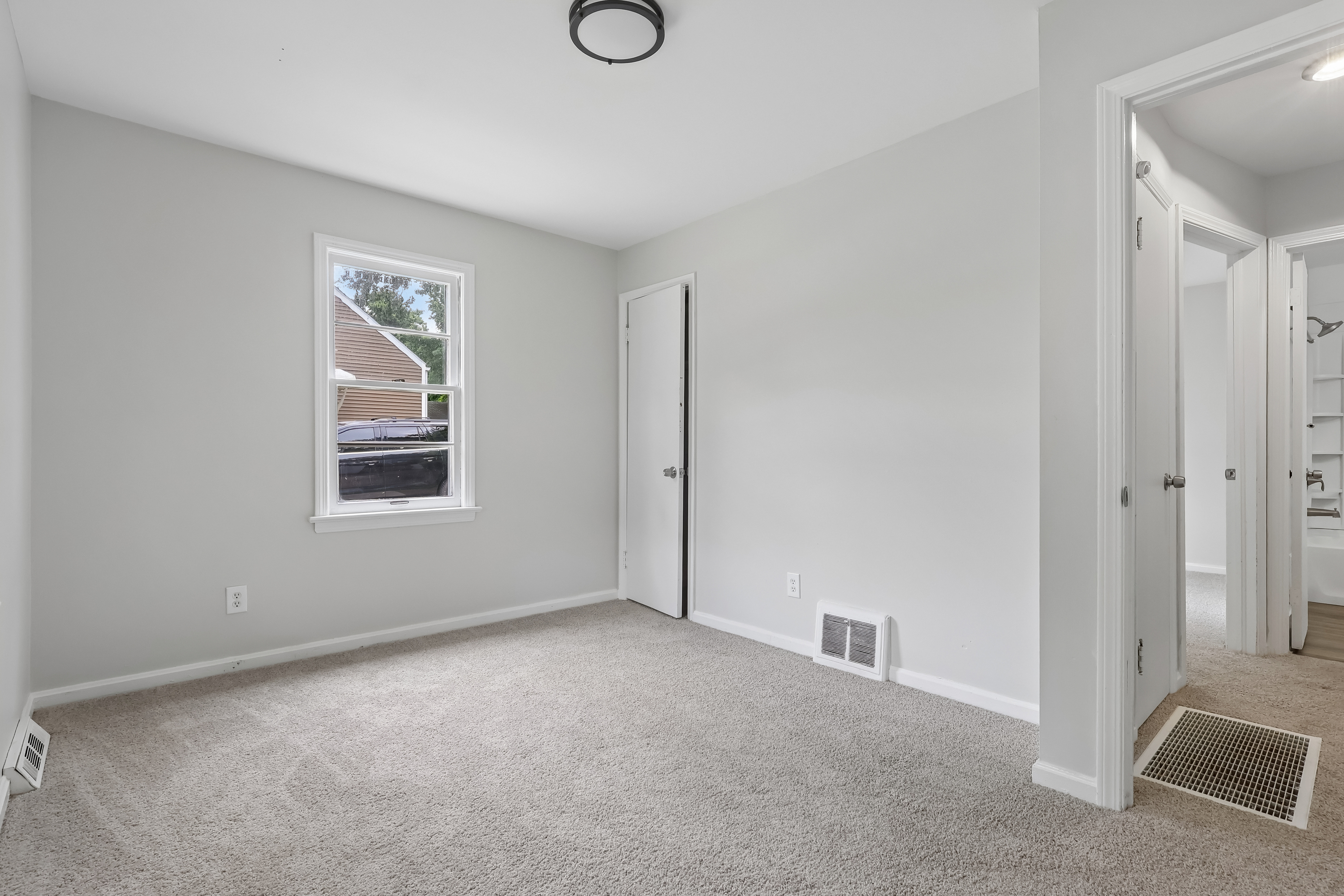 Photo 17 of 28 of 1237 Easton Dr, Akron, OH