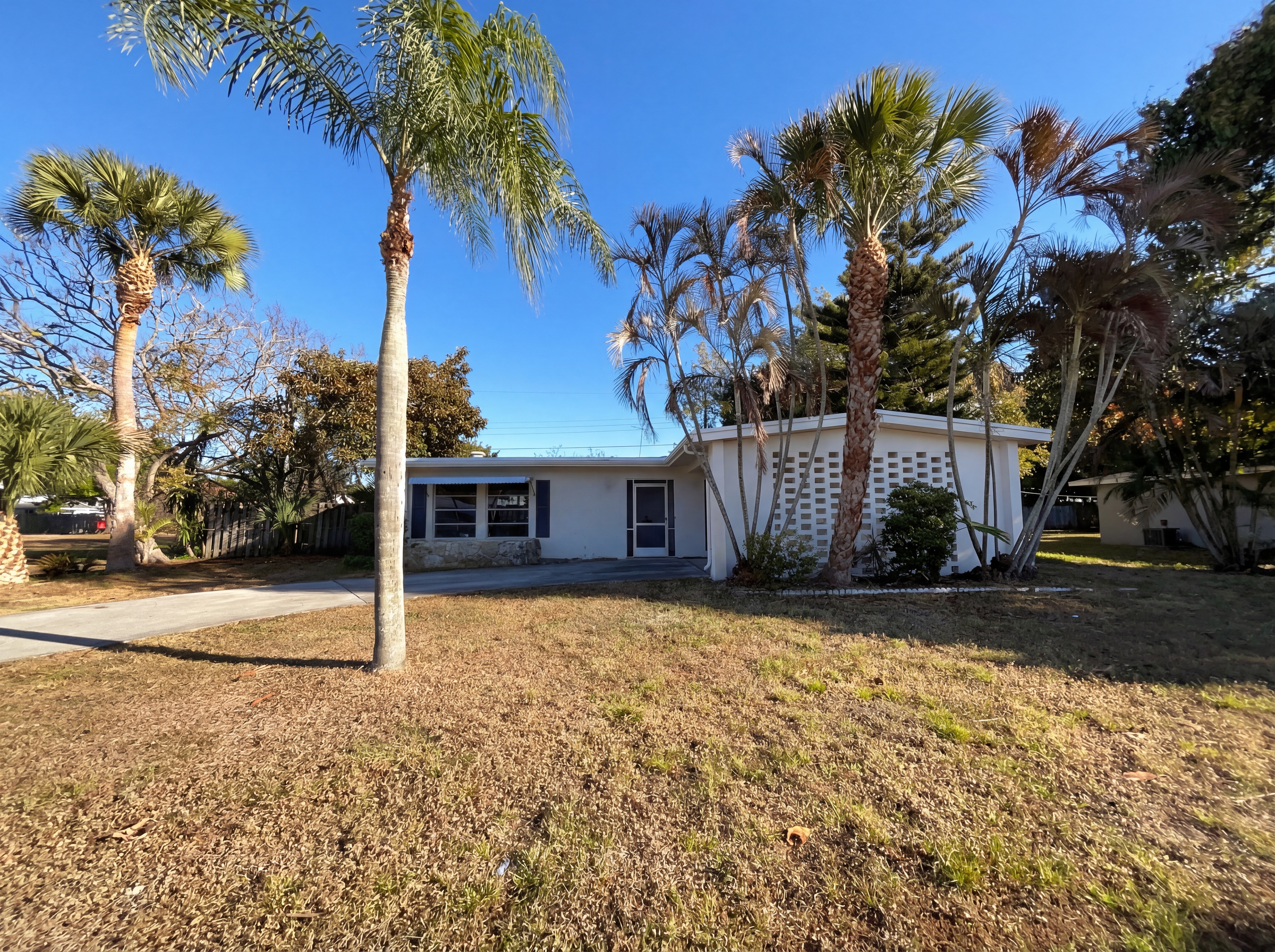 Photo 20 of 26 of 141 SE Calmoso Dr, Port Saint Lucie, FL