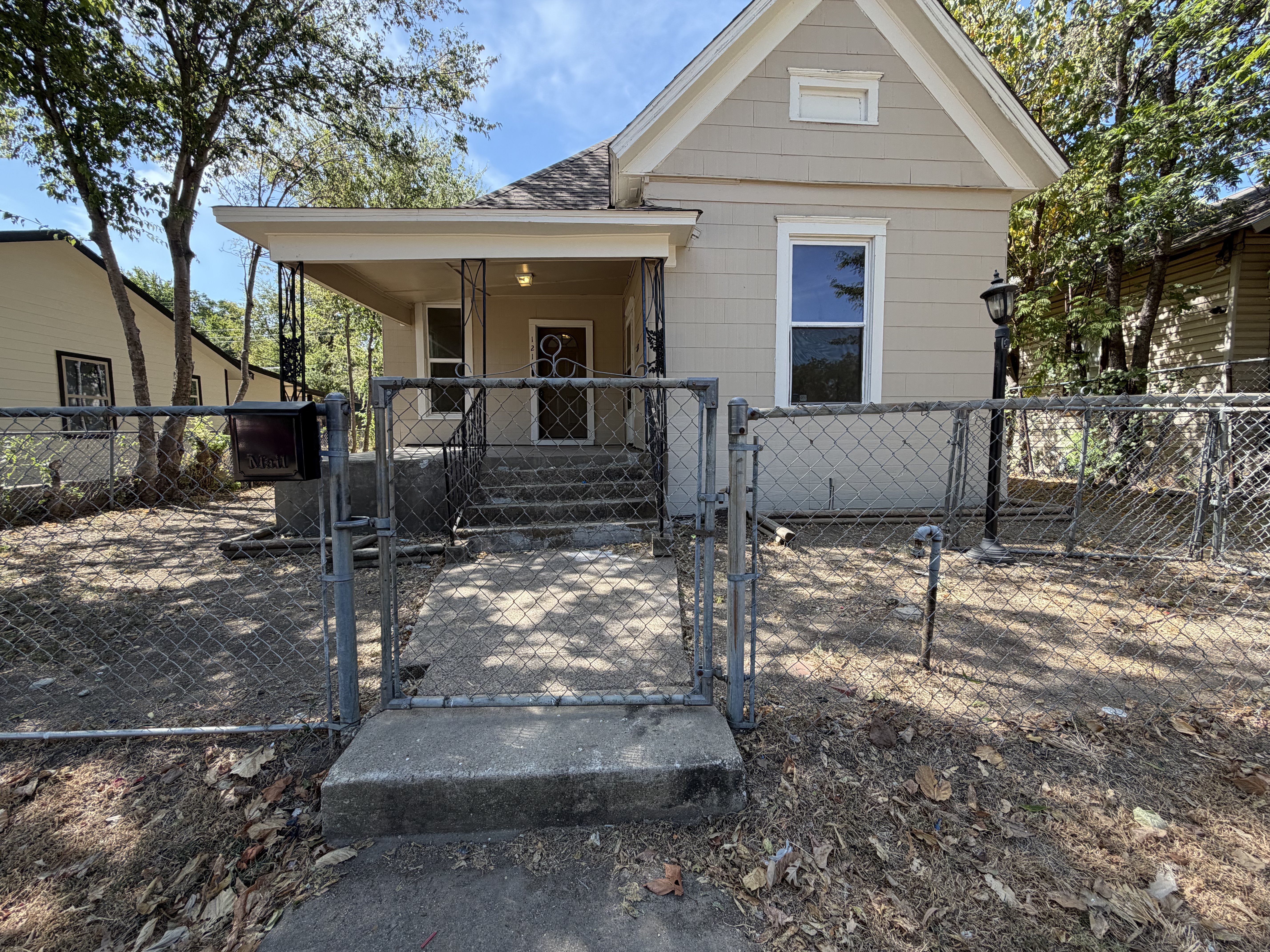 1216 Bessie St Fort Worth TX 76104