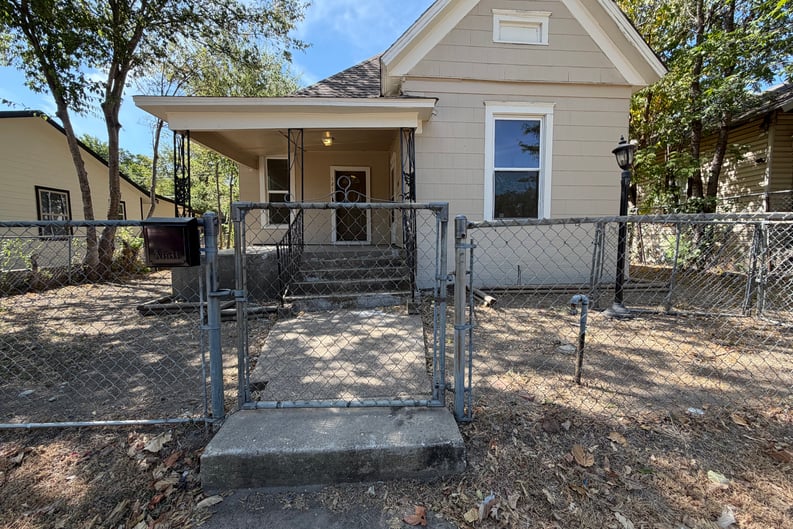 1216 Bessie St Fort Worth TX 76104