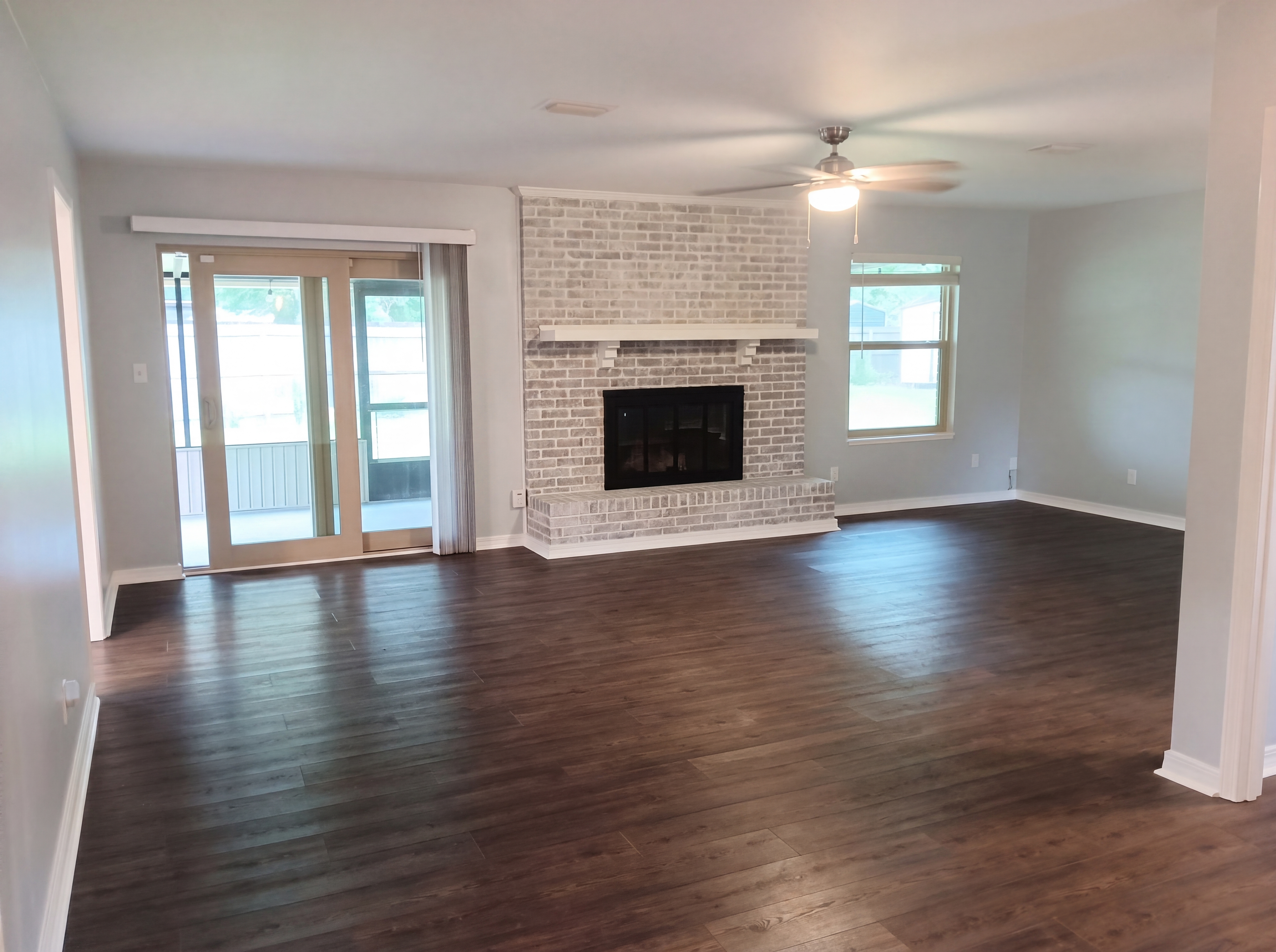 Photo 7 of 22 of 7889 Bay Meadows Dr, Pensacola, FL