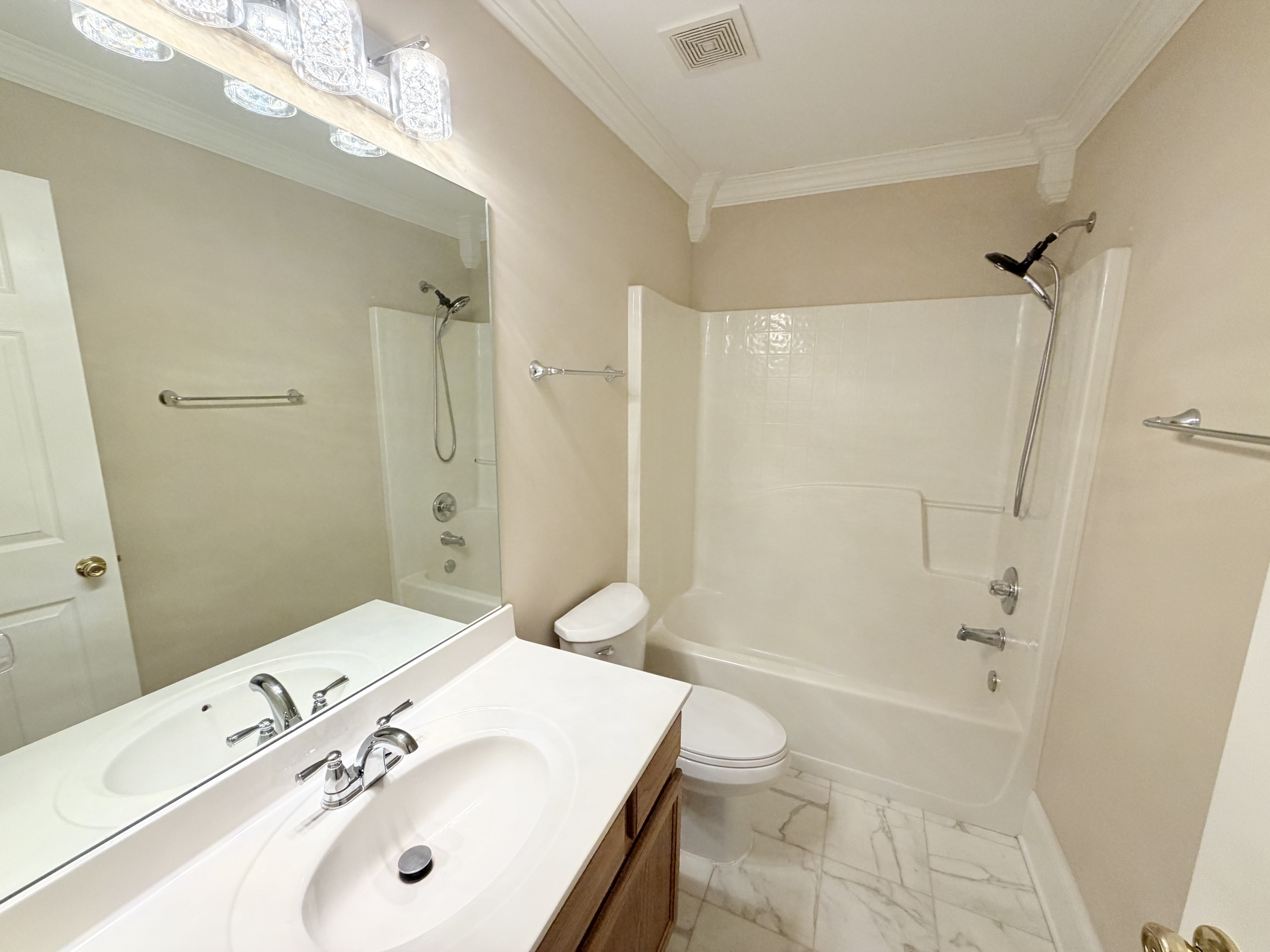 Photo 14 of 21 of 1414 Belfaire Lake Trl, Dacula, GA