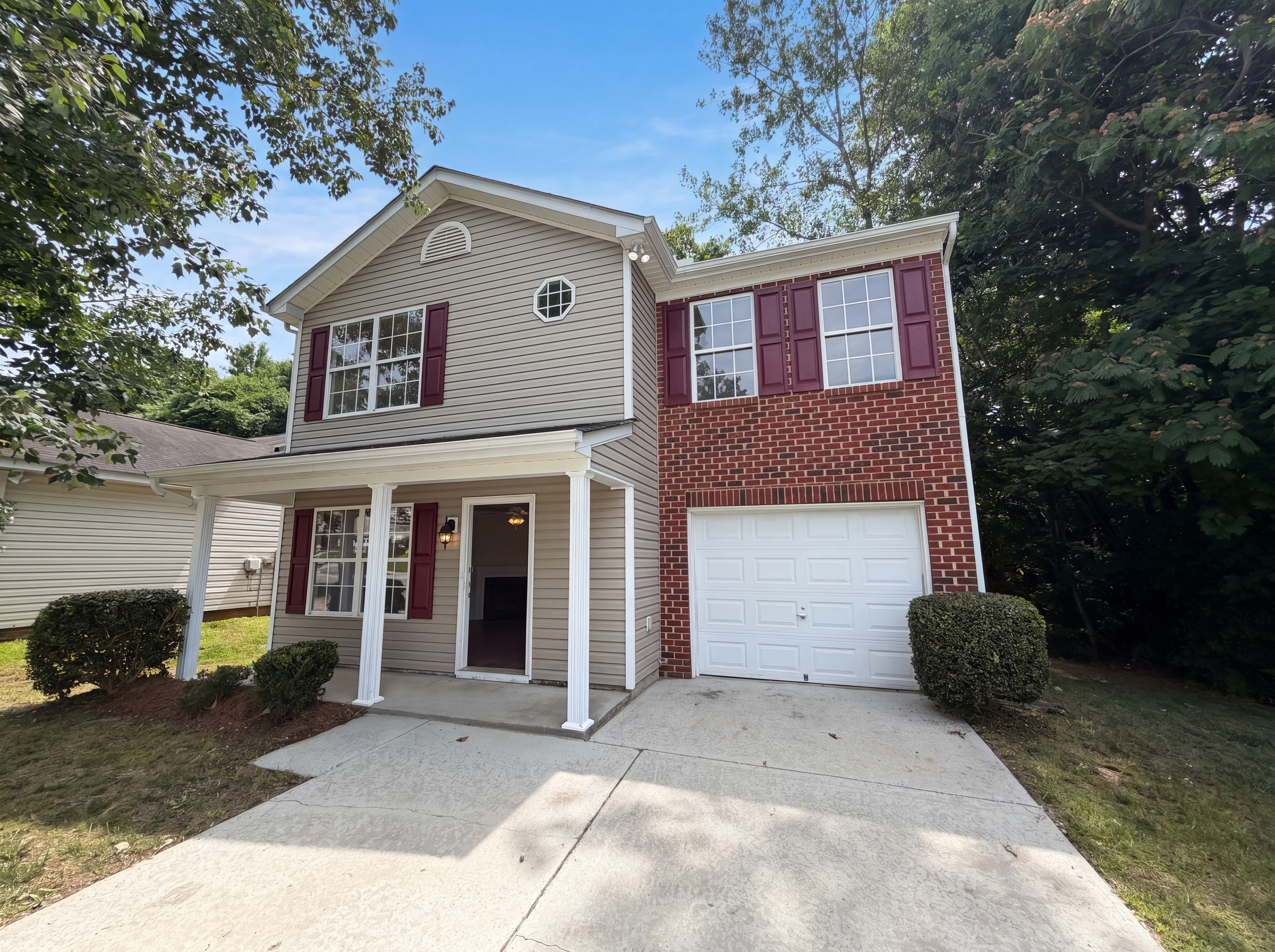 Photo 17 of 19 of 1131 Jordans Pond Ln, Charlotte, NC