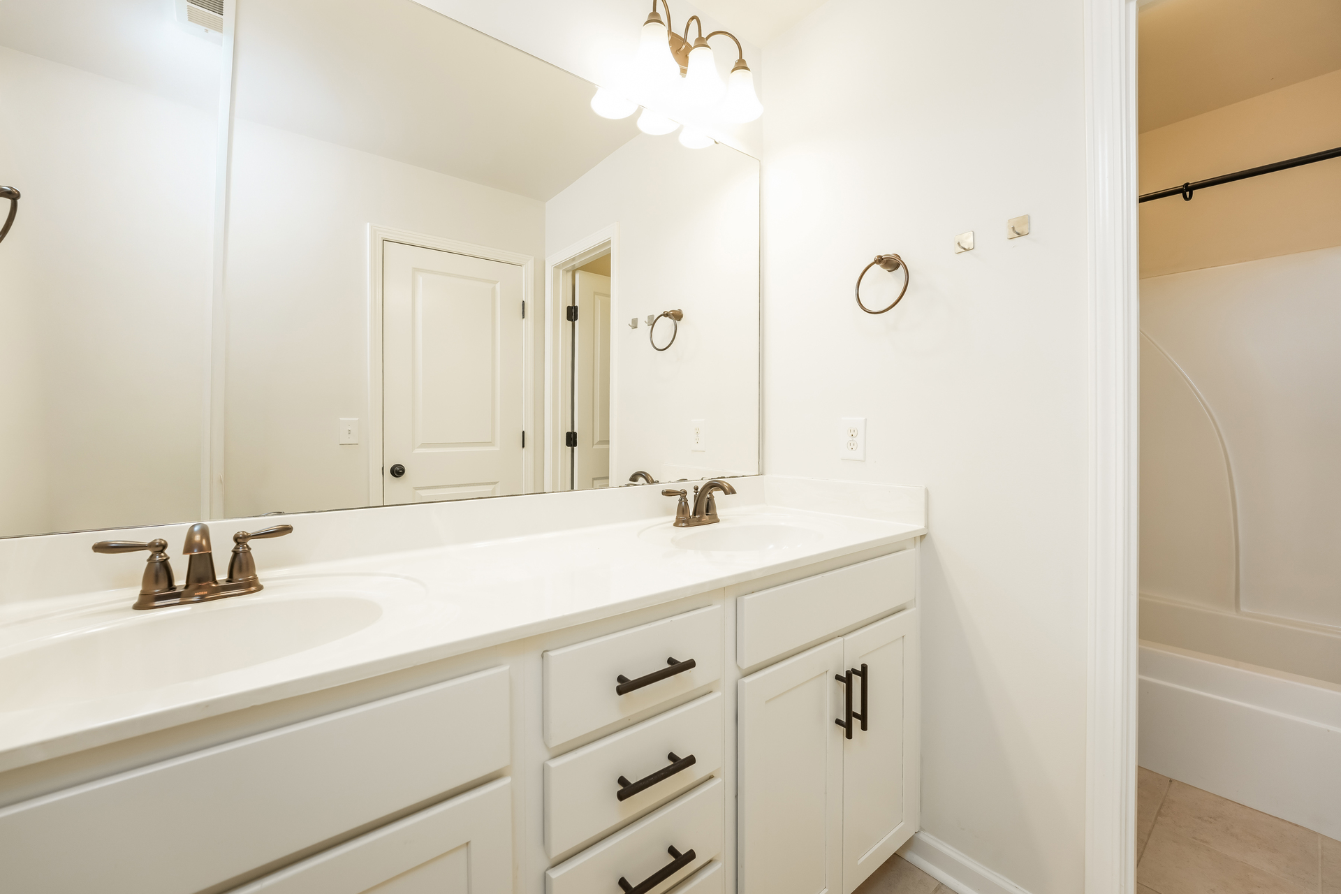 Photo 17 of 22 of 319 Whispering Breeze Ln, Summerville, SC