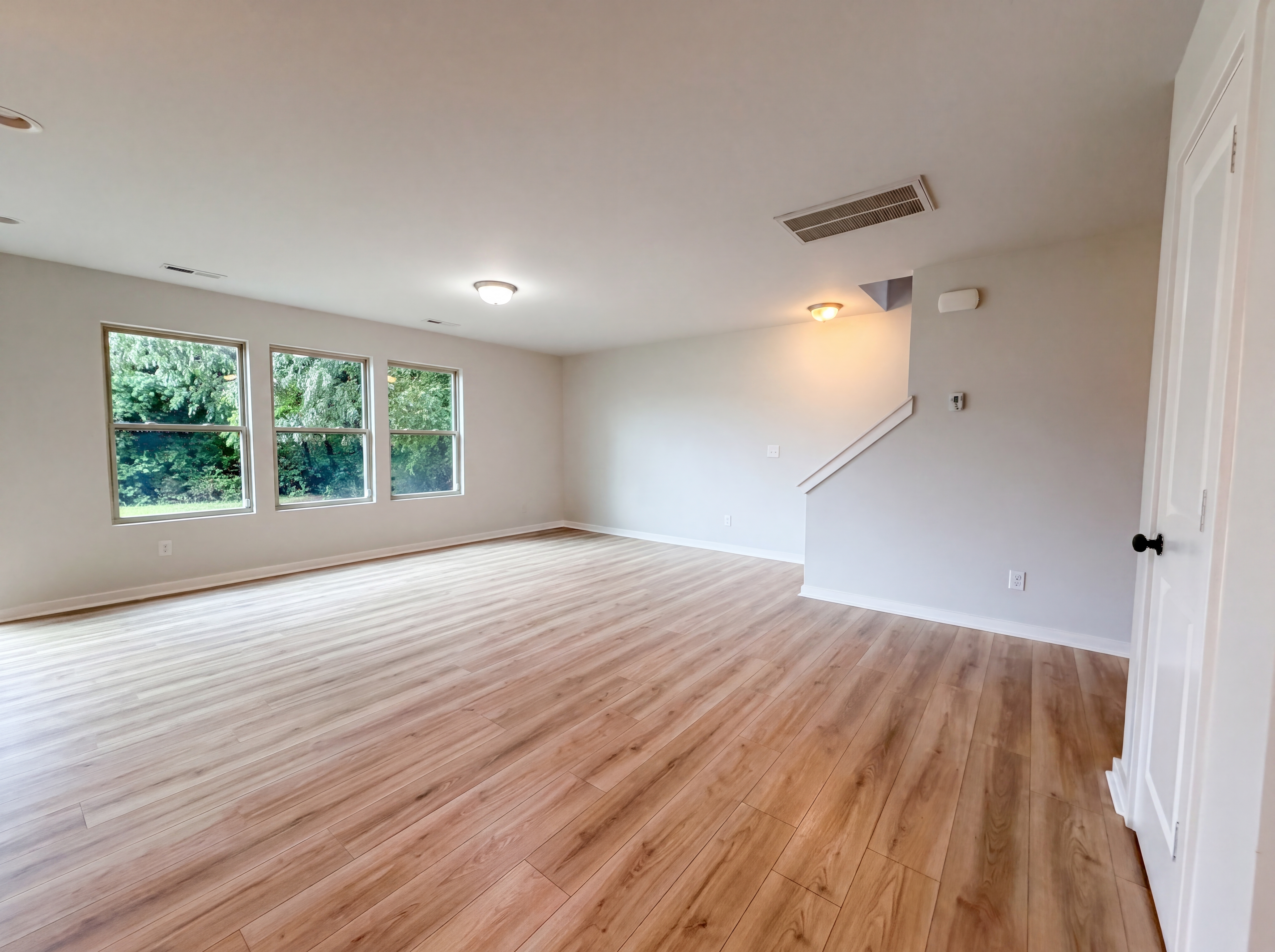 Photo 3 of 17 of 5304 Twin Brook Dr, Charlotte, NC