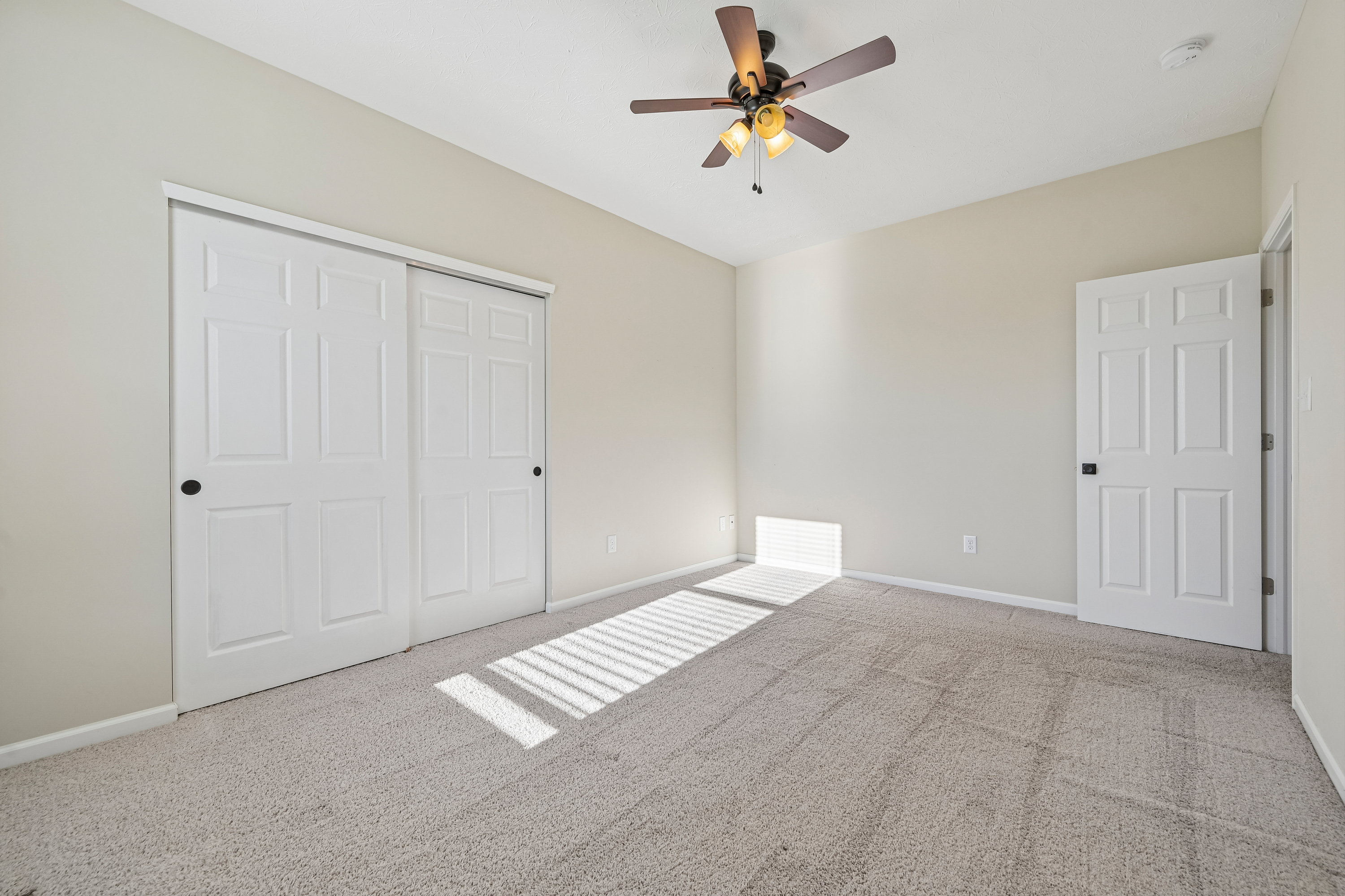 Photo 25 of 44 of 21323 Wharfdale Dr, Noblesville, IN