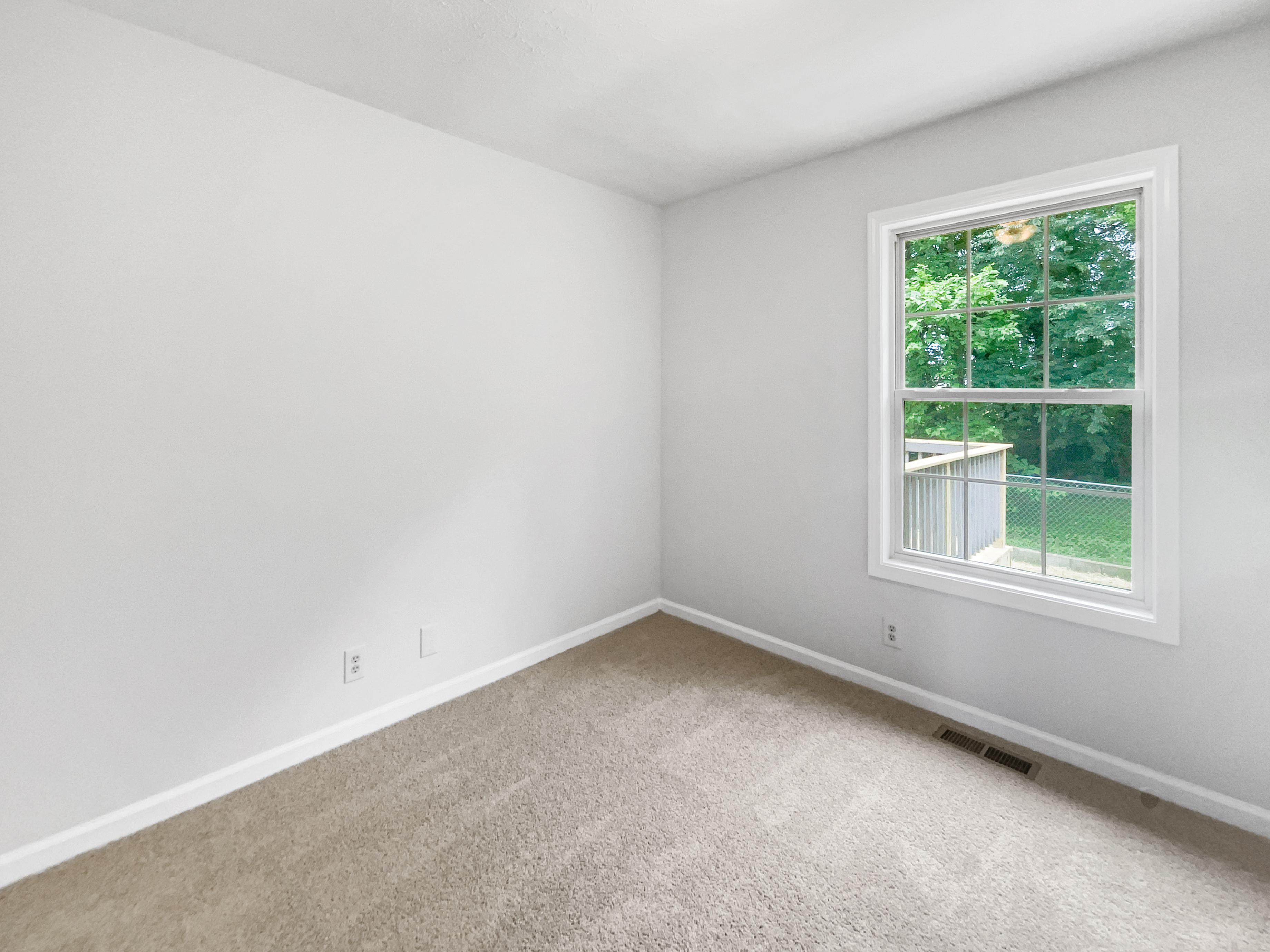 Photo 15 of 21 of 1274 Silver Star Dr, Clarksville, TN