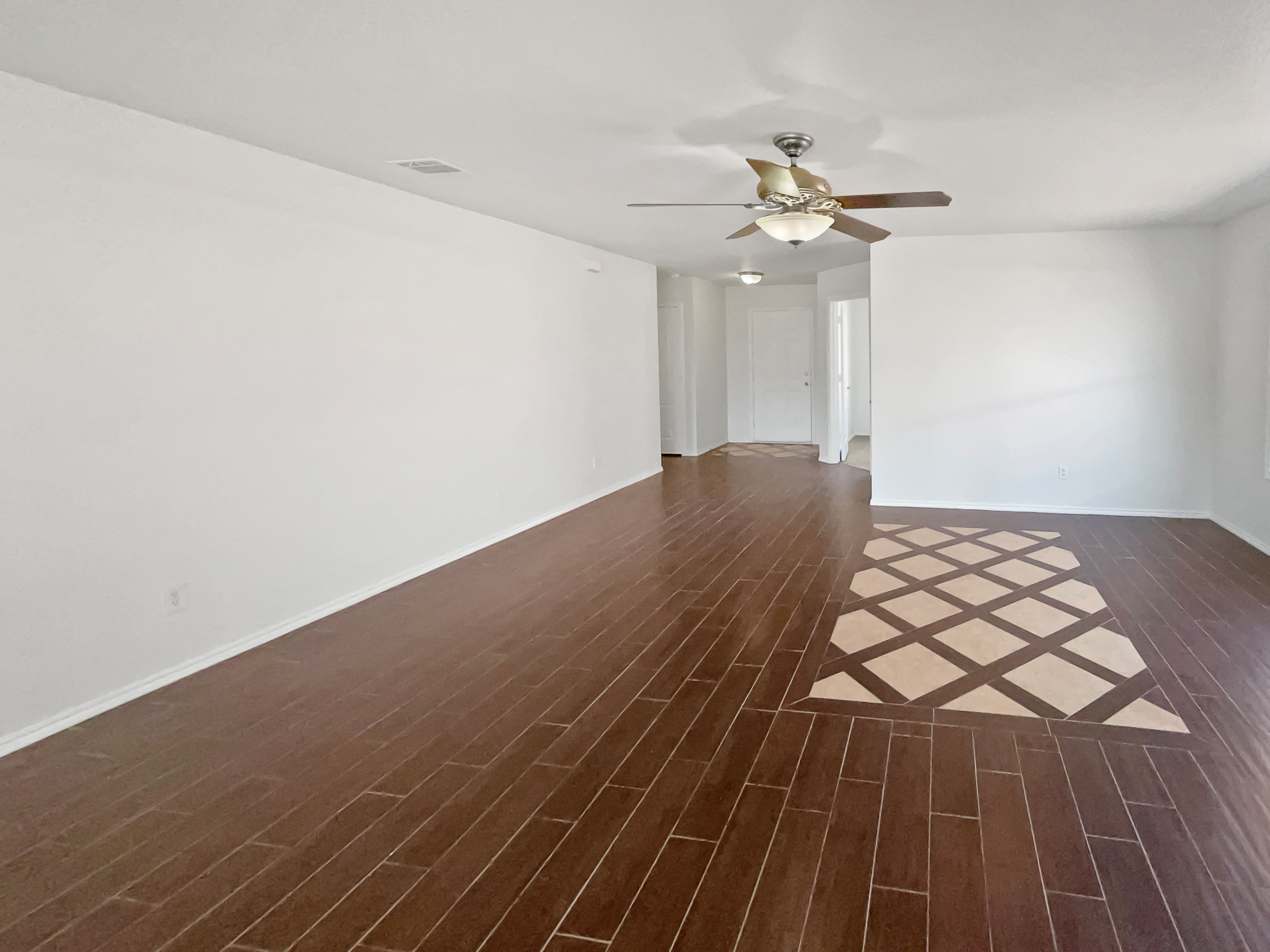 Photo 14 of 18 of 2042 Lake Trail Dr, Heartland, TX