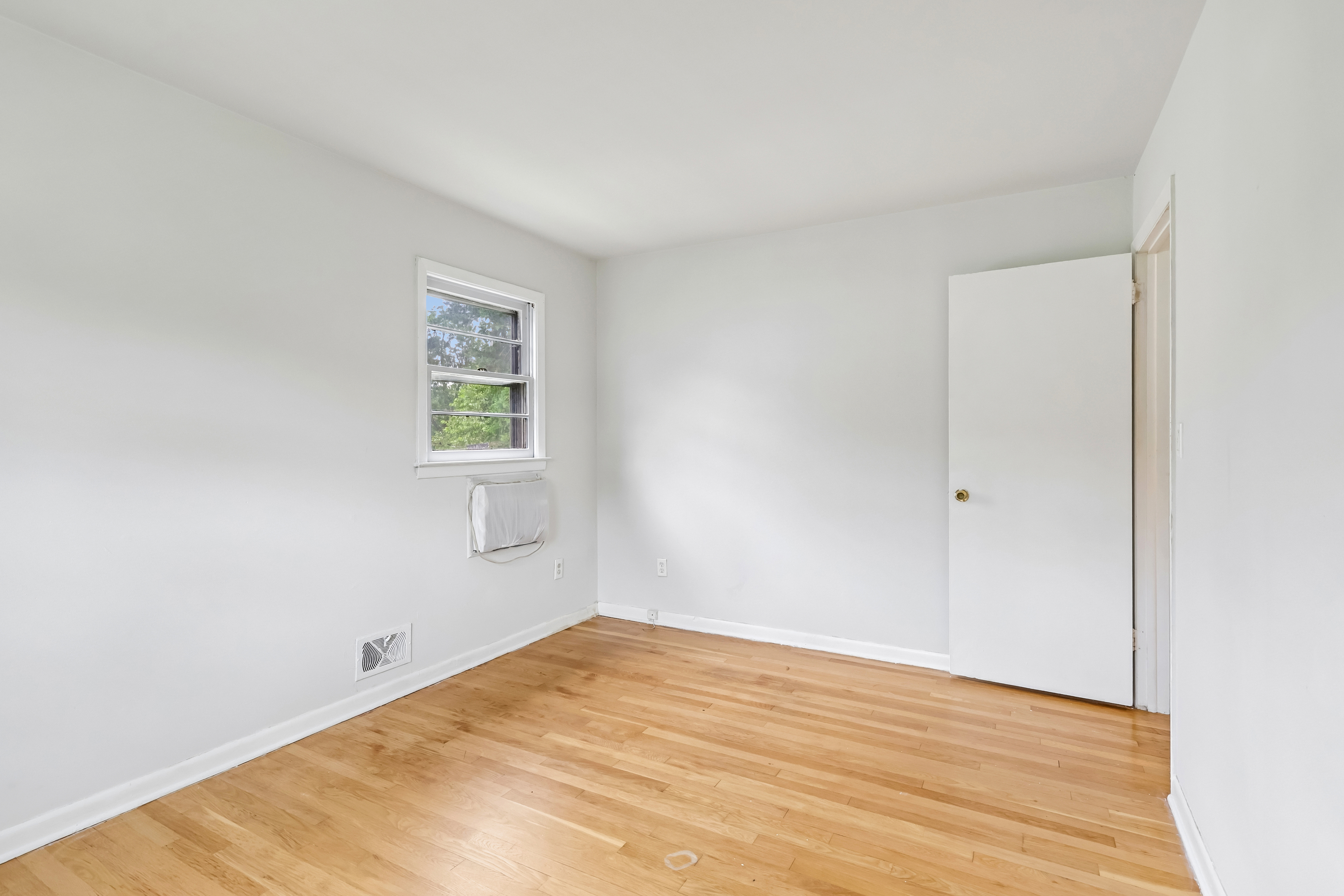 Photo 12 of 39 of 78-80 Parkside Rd, Plainfield, NJ 07060, Plainfield, NJ