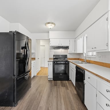 Property photo 2 of 228 Fairfax St