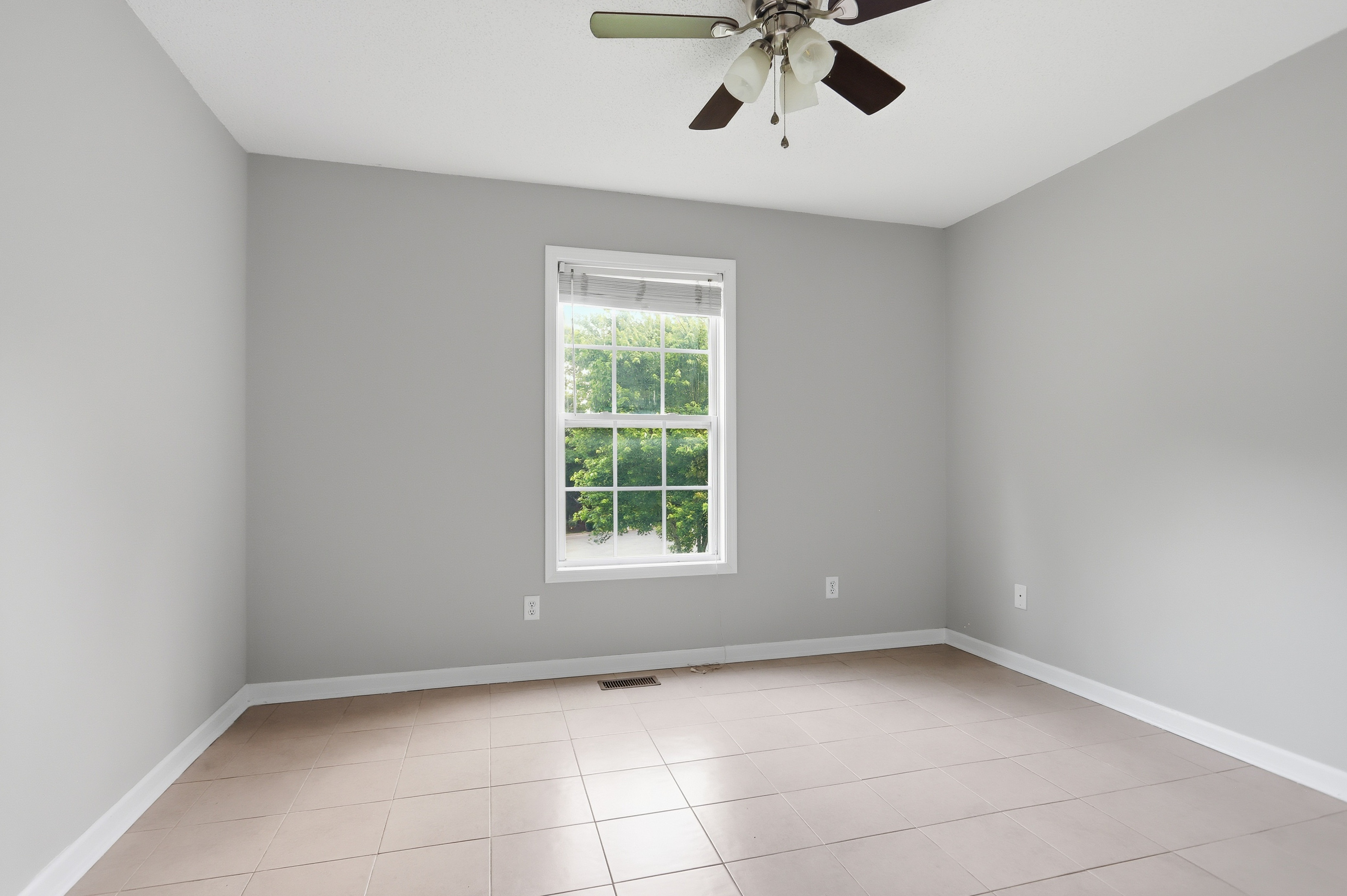 Photo 13 of 38 of 36 Elmwood Pl NE, Cartersville, GA