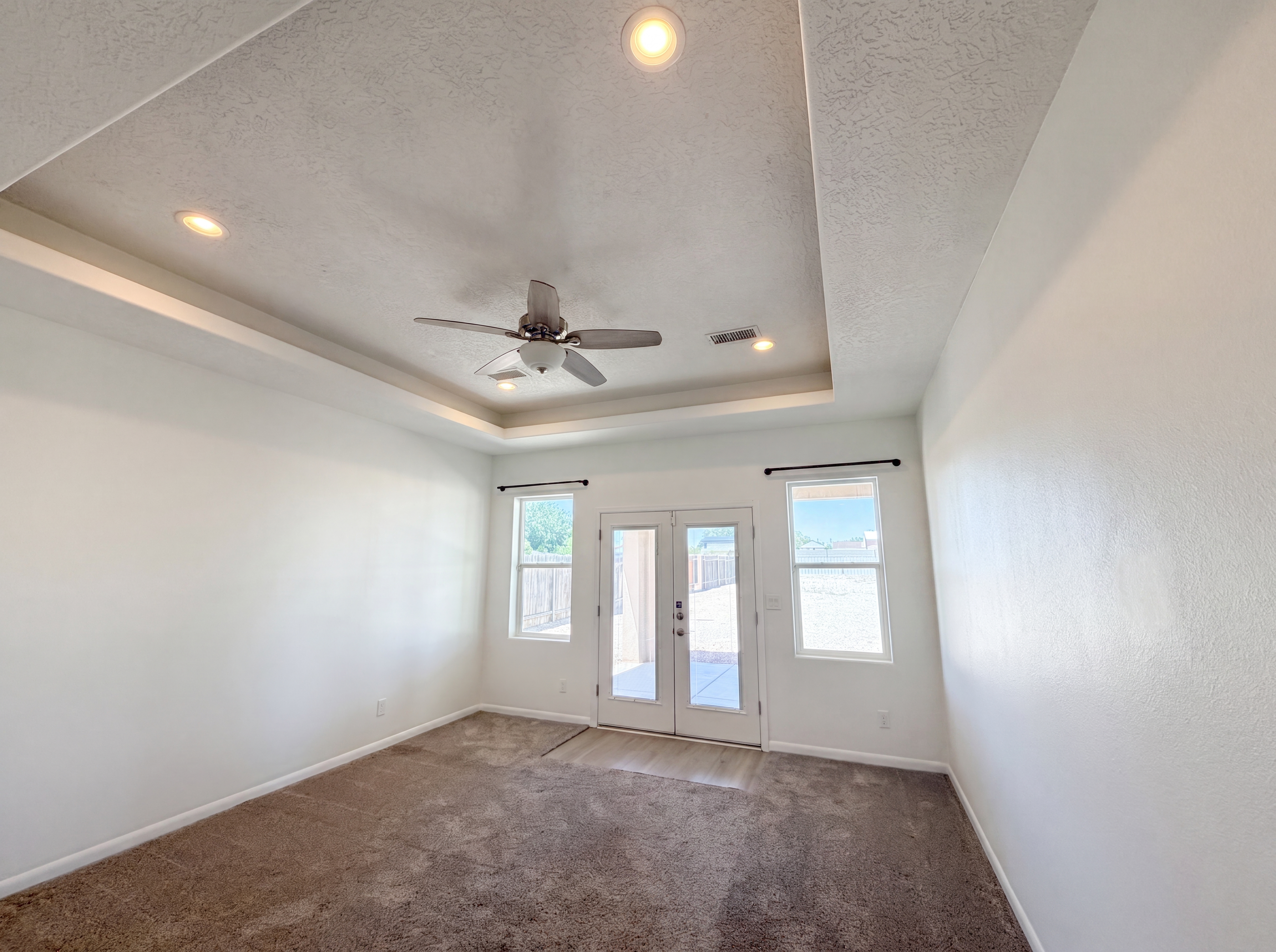 Photo 4 of 21 of 1625 35th St SE, Rio Rancho, NM